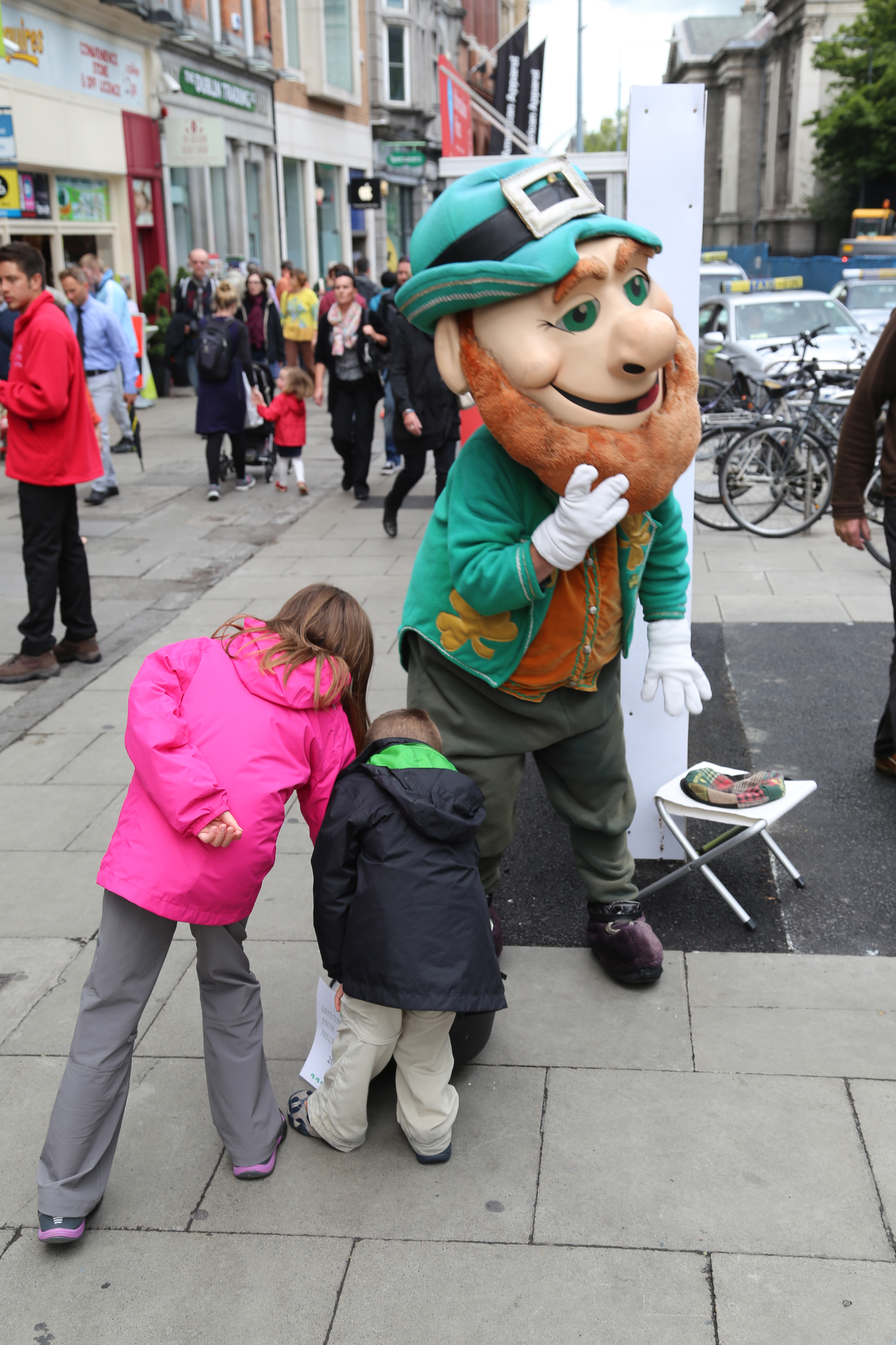 2014 Europe Trip Day 7 - Ireland (Dublin, Spire of Dublin, Leprechaun, Irish Stew at O'neills Bar, Trinity College, The Book of Kells, The Old Library, St. Patrick's Cathedral, Dublin Airport)