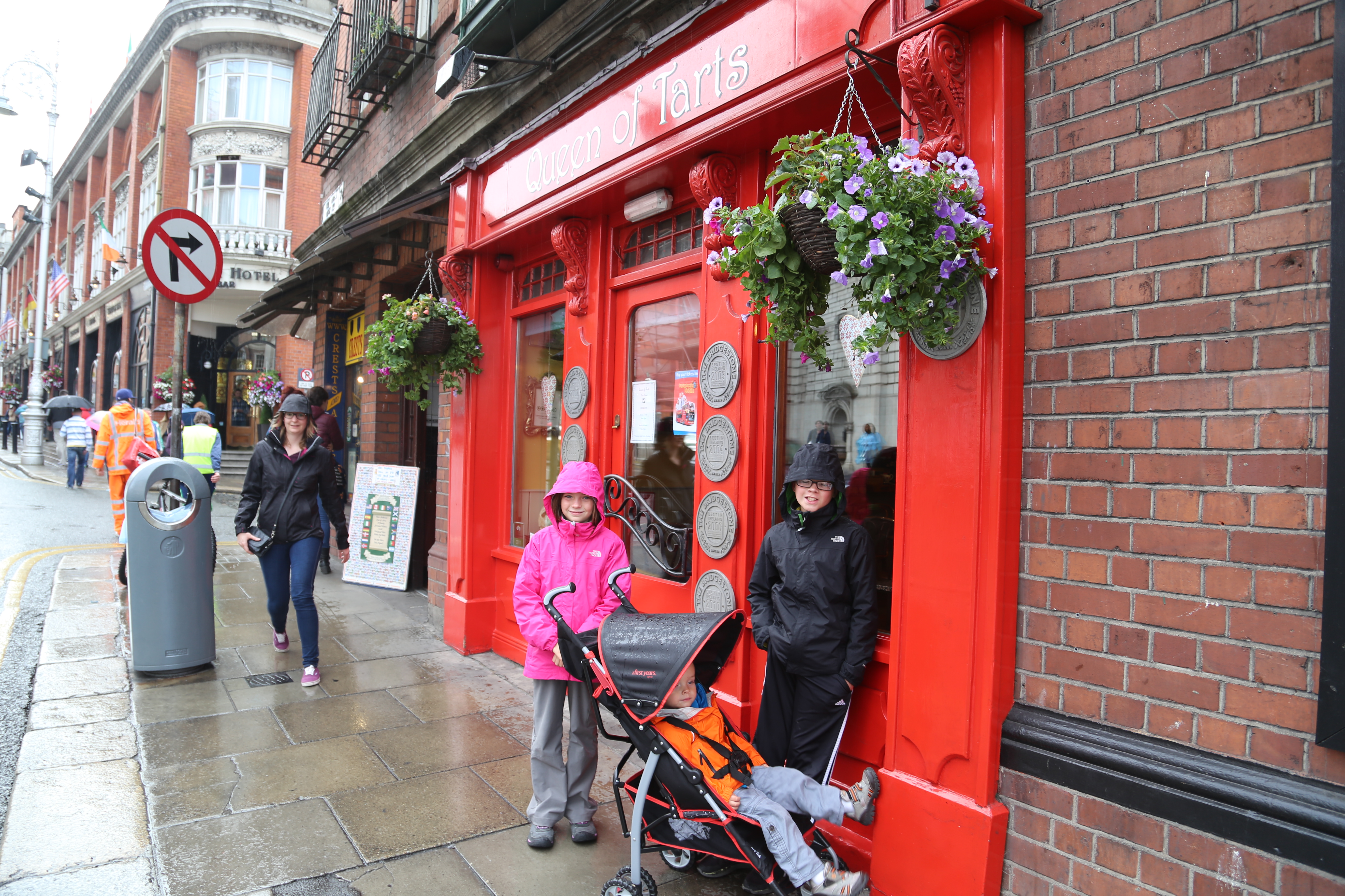 2014 Europe Trip Day 7 - Ireland (Dublin, Spire of Dublin, Leprechaun, Irish Stew at O'neills Bar, Trinity College, The Book of Kells, The Old Library, St. Patrick's Cathedral, Dublin Airport)