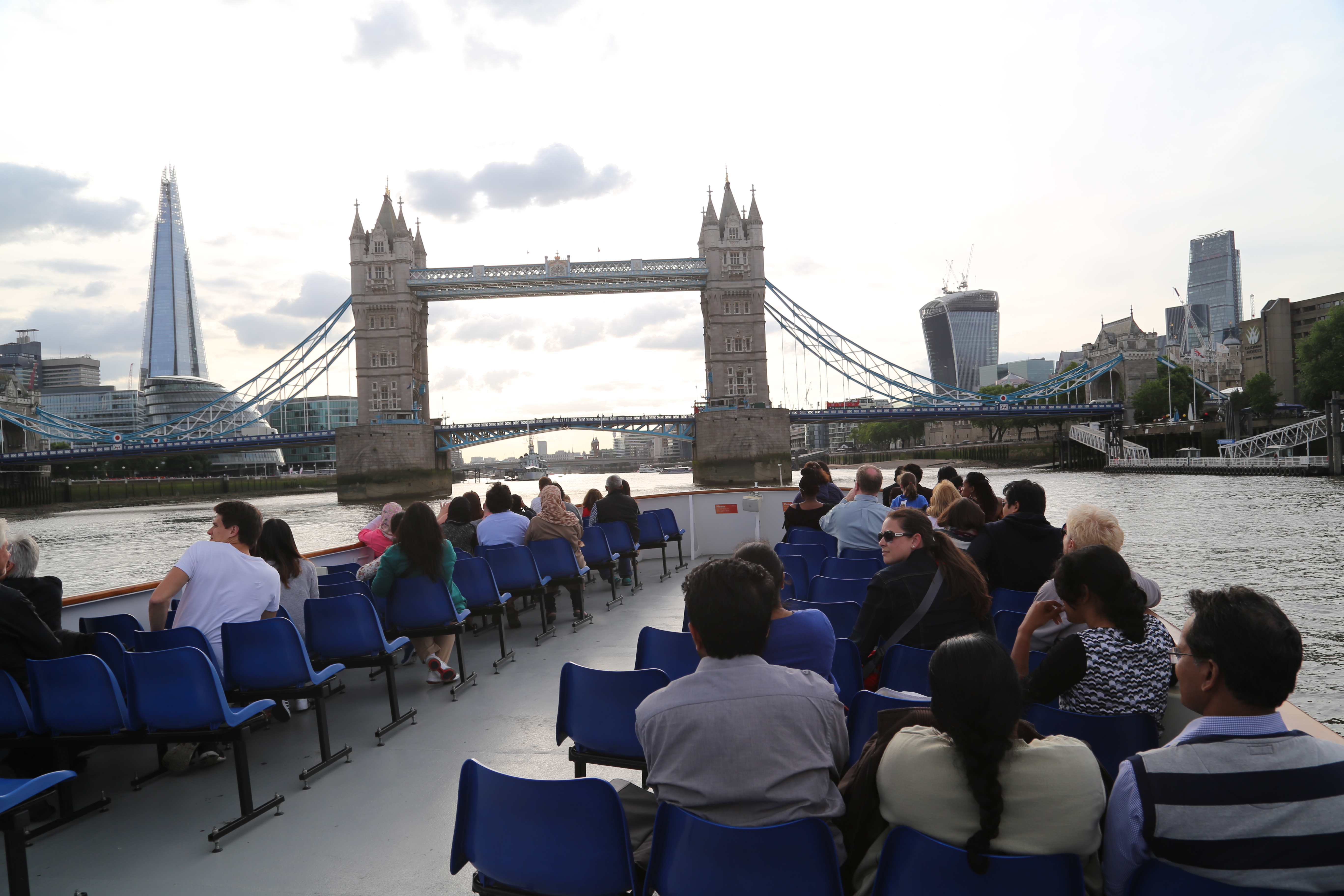 2014 Europe Trip Day 8 - England (London Gatwick Airport, Buckingham Palace, Riding the Tube - London Underground, Mister Whippy Ice Cream, Thames River Cruise, The London Eye, Harry Potter Platform 9 3/4, Vimto)