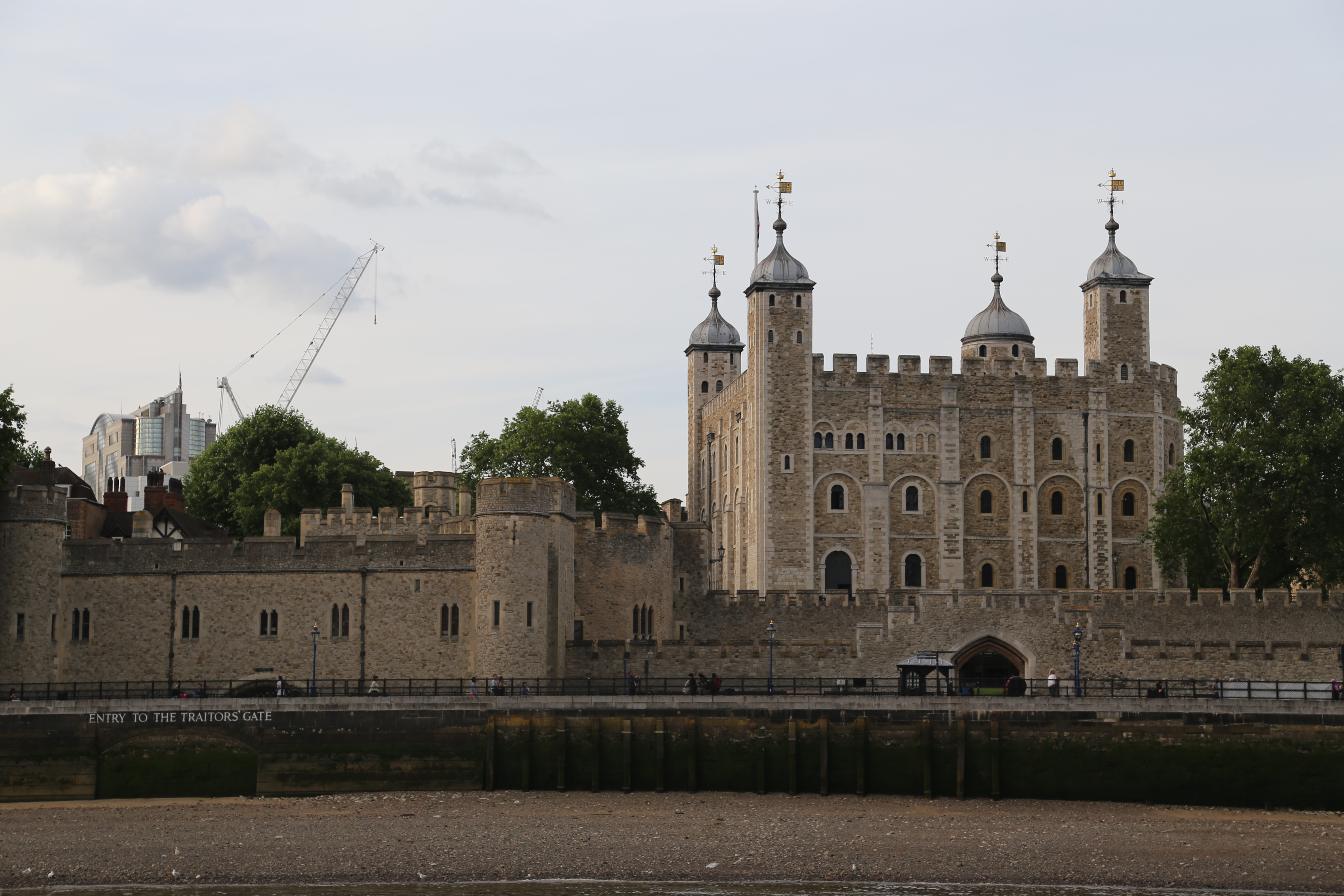 2014 Europe Trip Day 8 - England (London Gatwick Airport, Buckingham Palace, Riding the Tube - London Underground, Mister Whippy Ice Cream, Thames River Cruise, The London Eye, Harry Potter Platform 9 3/4, Vimto)