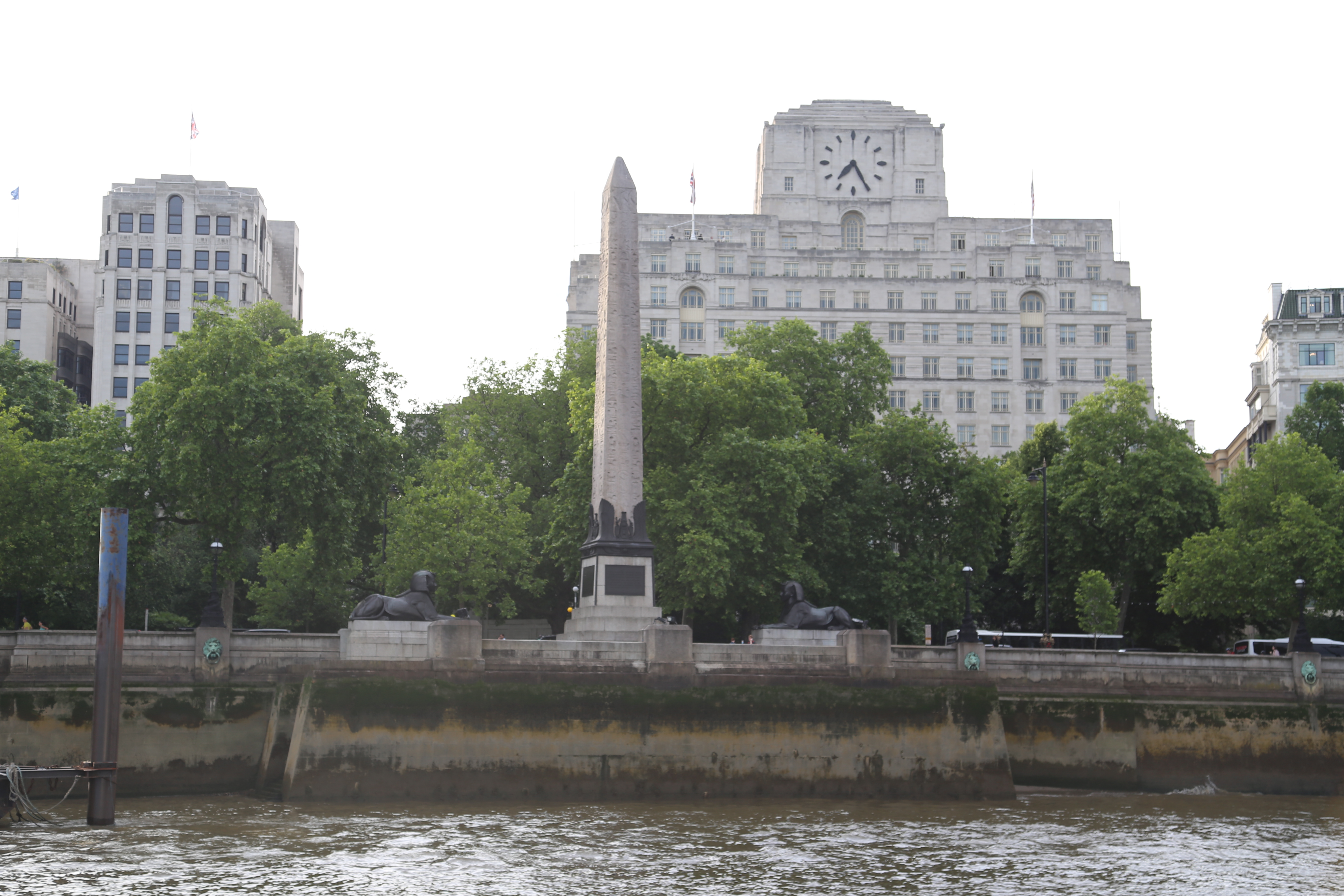 2014 Europe Trip Day 8 - England (London Gatwick Airport, Buckingham Palace, Riding the Tube - London Underground, Mister Whippy Ice Cream, Thames River Cruise, The London Eye, Harry Potter Platform 9 3/4, Vimto)