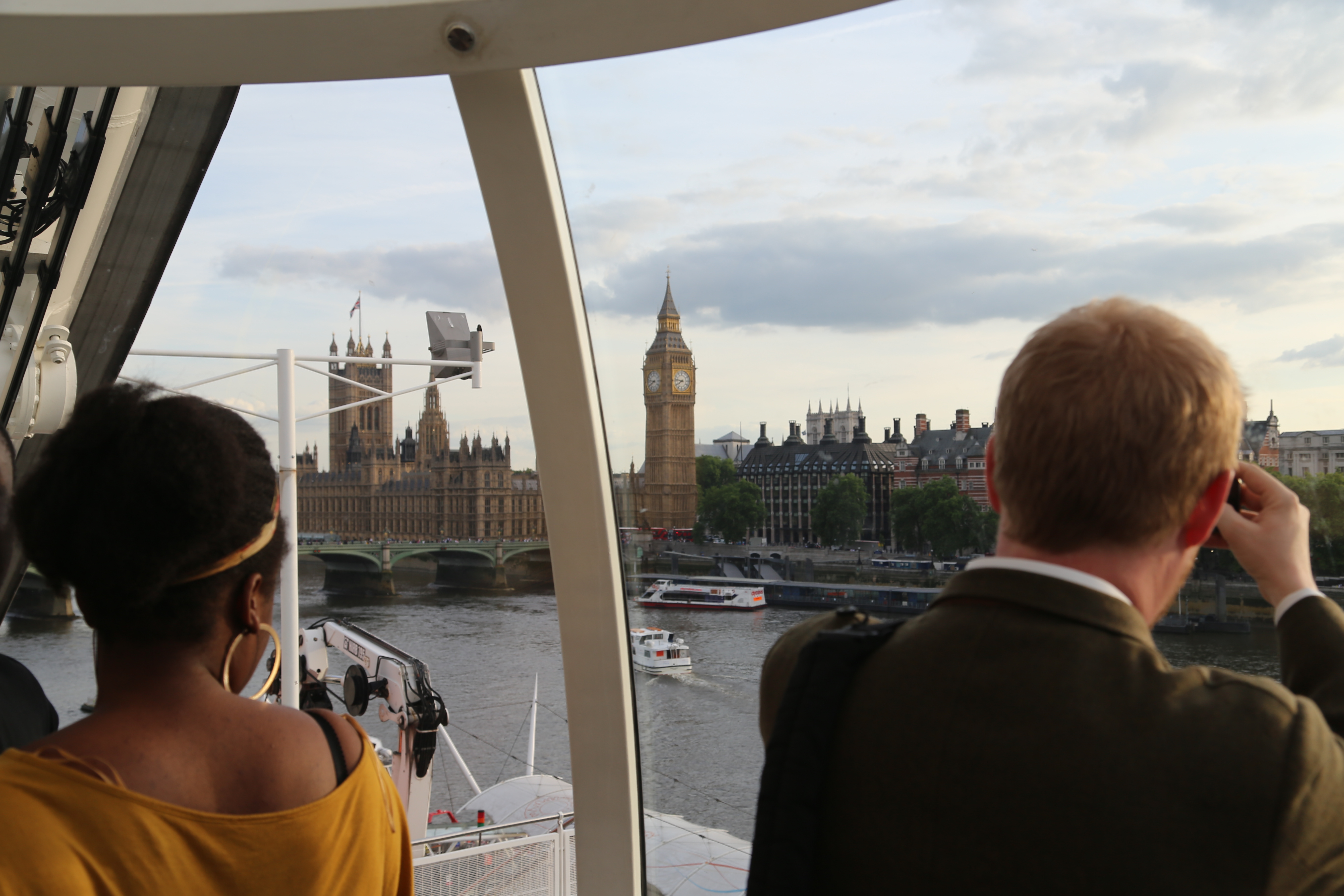 2014 Europe Trip Day 8 - England (London Gatwick Airport, Buckingham Palace, Riding the Tube - London Underground, Mister Whippy Ice Cream, Thames River Cruise, The London Eye, Harry Potter Platform 9 3/4, Vimto)