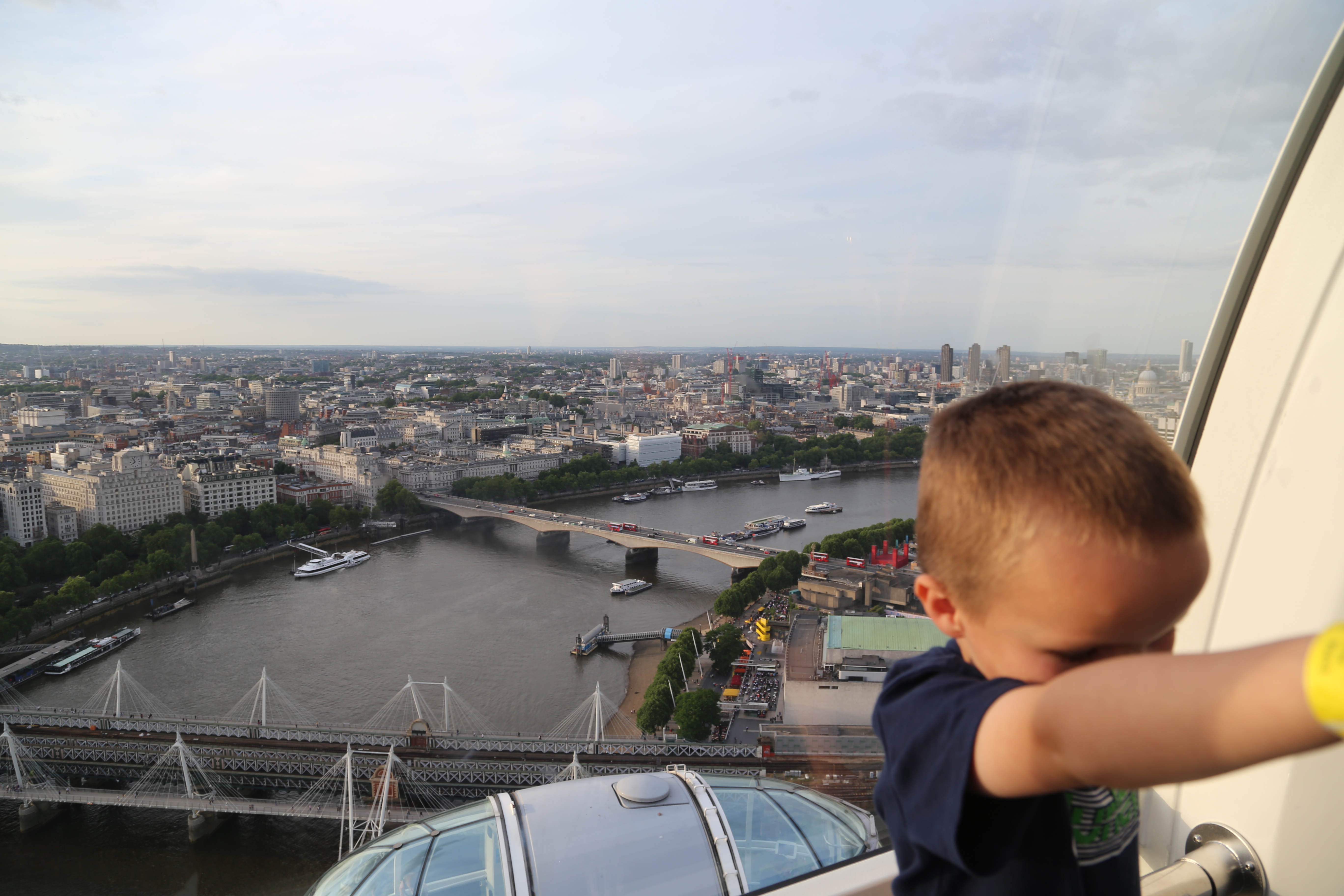 2014 Europe Trip Day 8 - England (London Gatwick Airport, Buckingham Palace, Riding the Tube - London Underground, Mister Whippy Ice Cream, Thames River Cruise, The London Eye, Harry Potter Platform 9 3/4, Vimto)