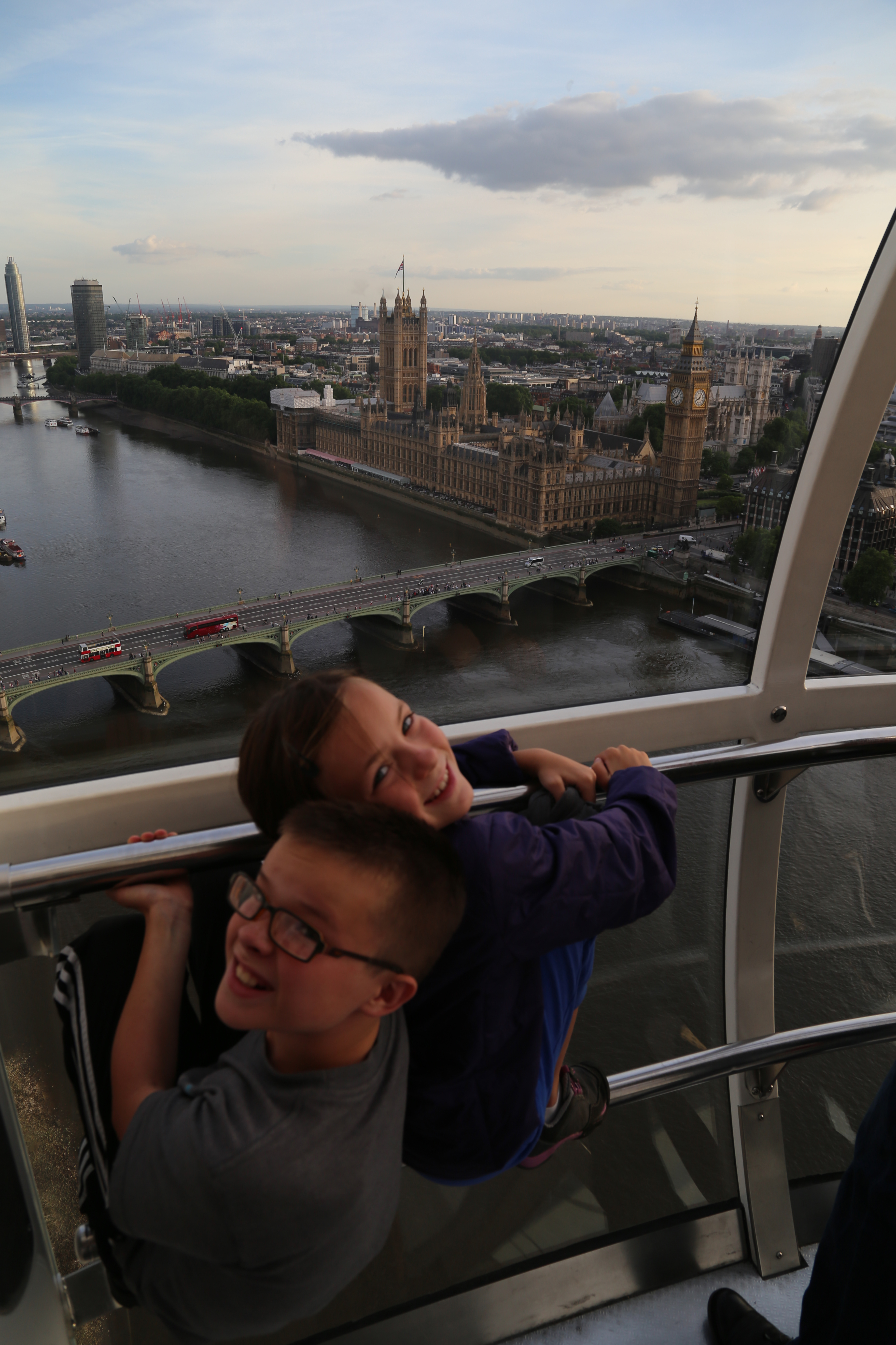 2014 Europe Trip Day 8 - England (London Gatwick Airport, Buckingham Palace, Riding the Tube - London Underground, Mister Whippy Ice Cream, Thames River Cruise, The London Eye, Harry Potter Platform 9 3/4, Vimto)