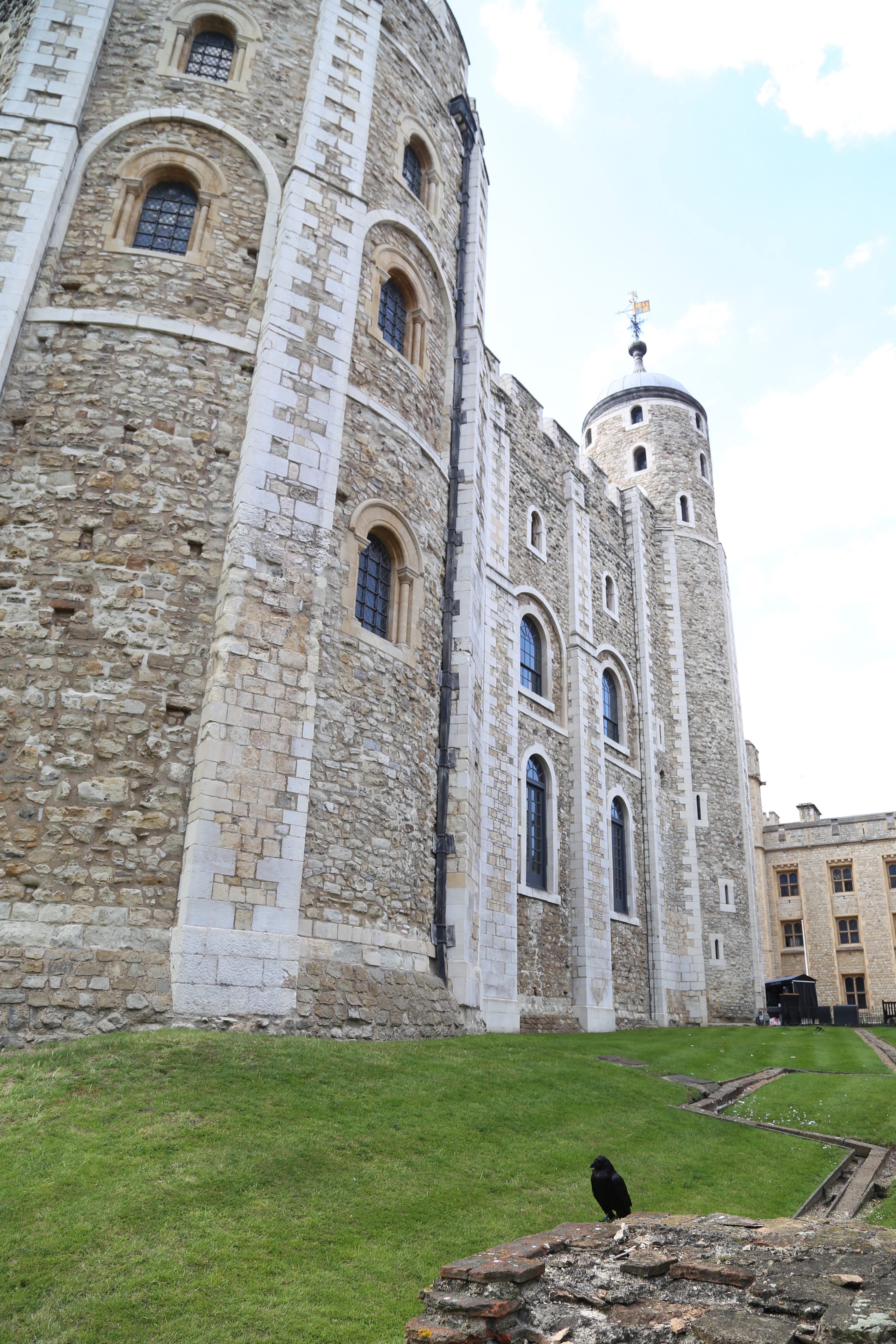 2014 Europe Trip Day 9 - England (The Original London Sightseeing Bus Tour, The Tower of London, Beefeater Tour, Tower Bridge, Big Ben, Parliament, Westminster Abbey, Indian Food, The Punky Toy!)