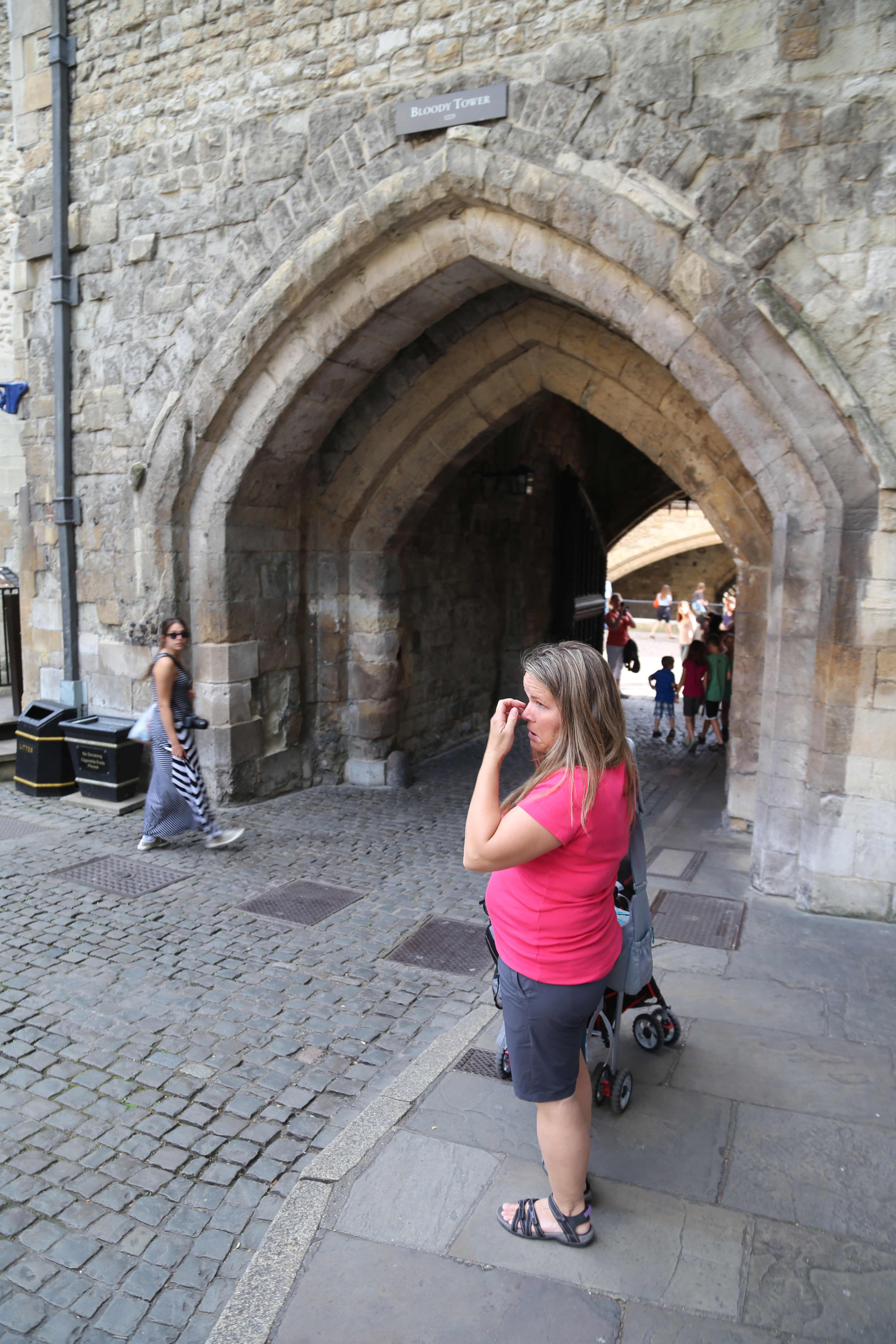 2014 Europe Trip Day 9 - England (The Original London Sightseeing Bus Tour, The Tower of London, Beefeater Tour, Tower Bridge, Big Ben, Parliament, Westminster Abbey, Indian Food, The Punky Toy!)