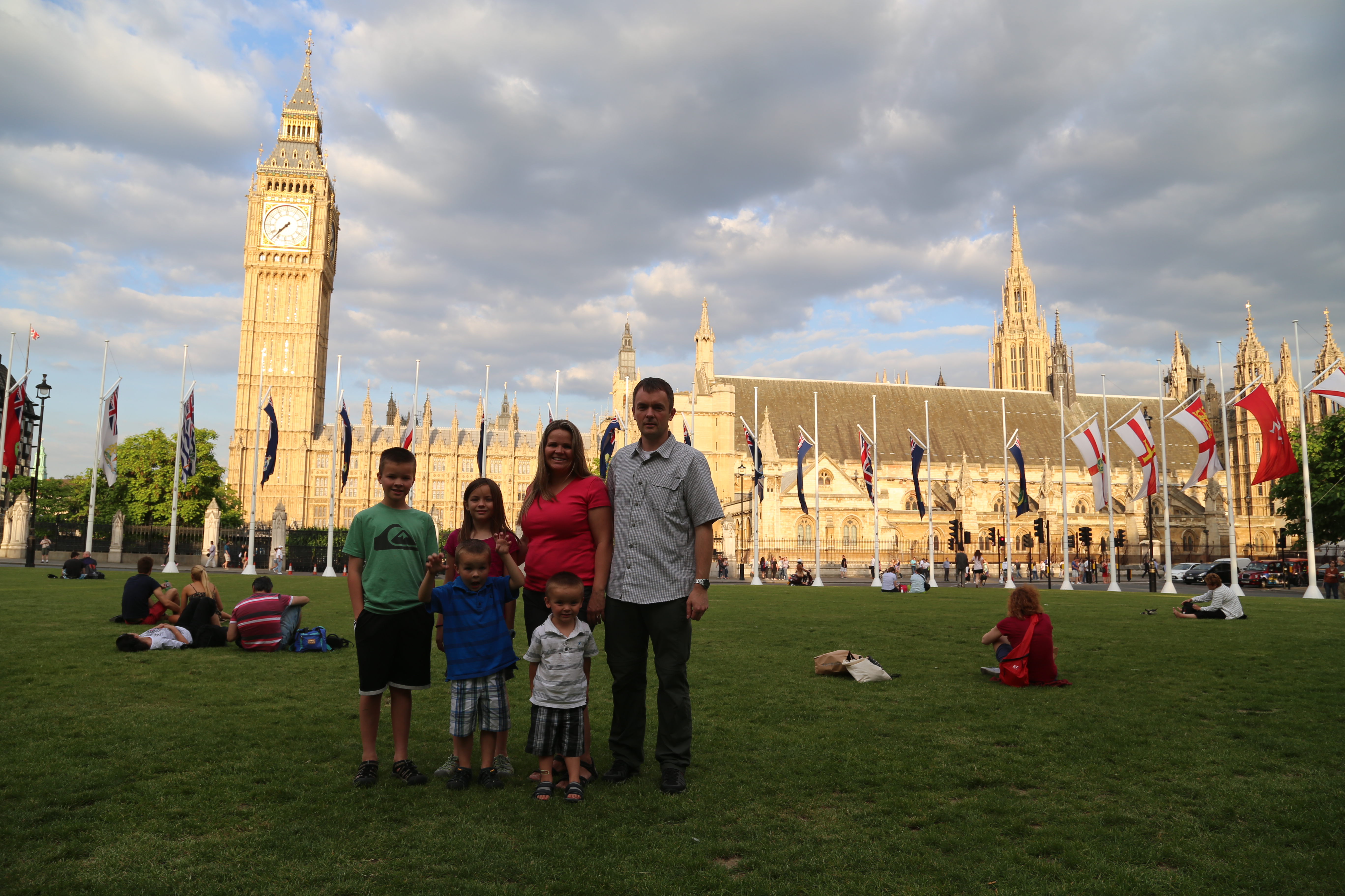 2014 Europe Trip Day 9 - England (The Original London Sightseeing Bus Tour, The Tower of London, Beefeater Tour, Tower Bridge, Big Ben, Parliament, Westminster Abbey, Indian Food, The Punky Toy!)