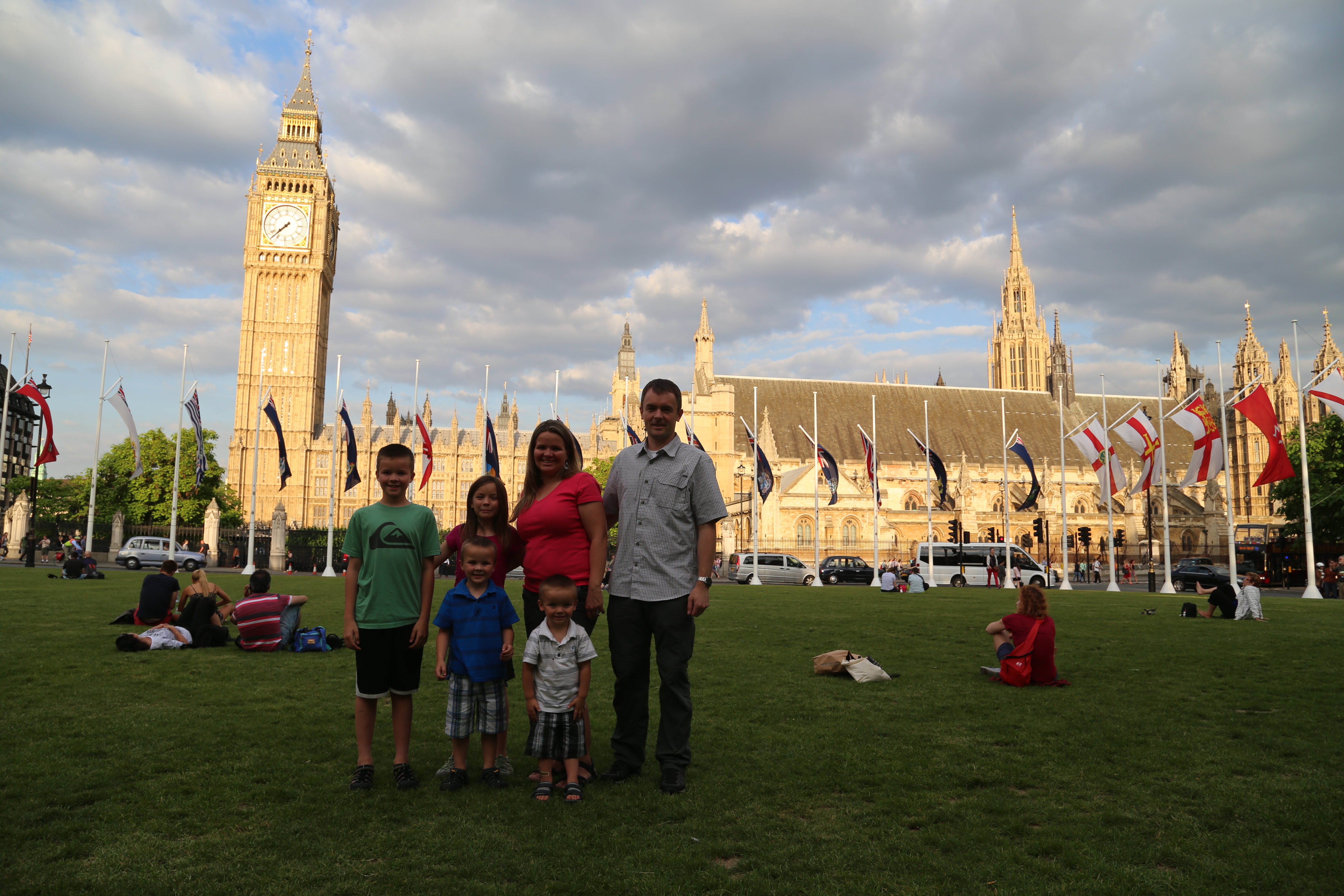 2014 Europe Trip Day 9 - England (The Original London Sightseeing Bus Tour, The Tower of London, Beefeater Tour, Tower Bridge, Big Ben, Parliament, Westminster Abbey, Indian Food, The Punky Toy!)