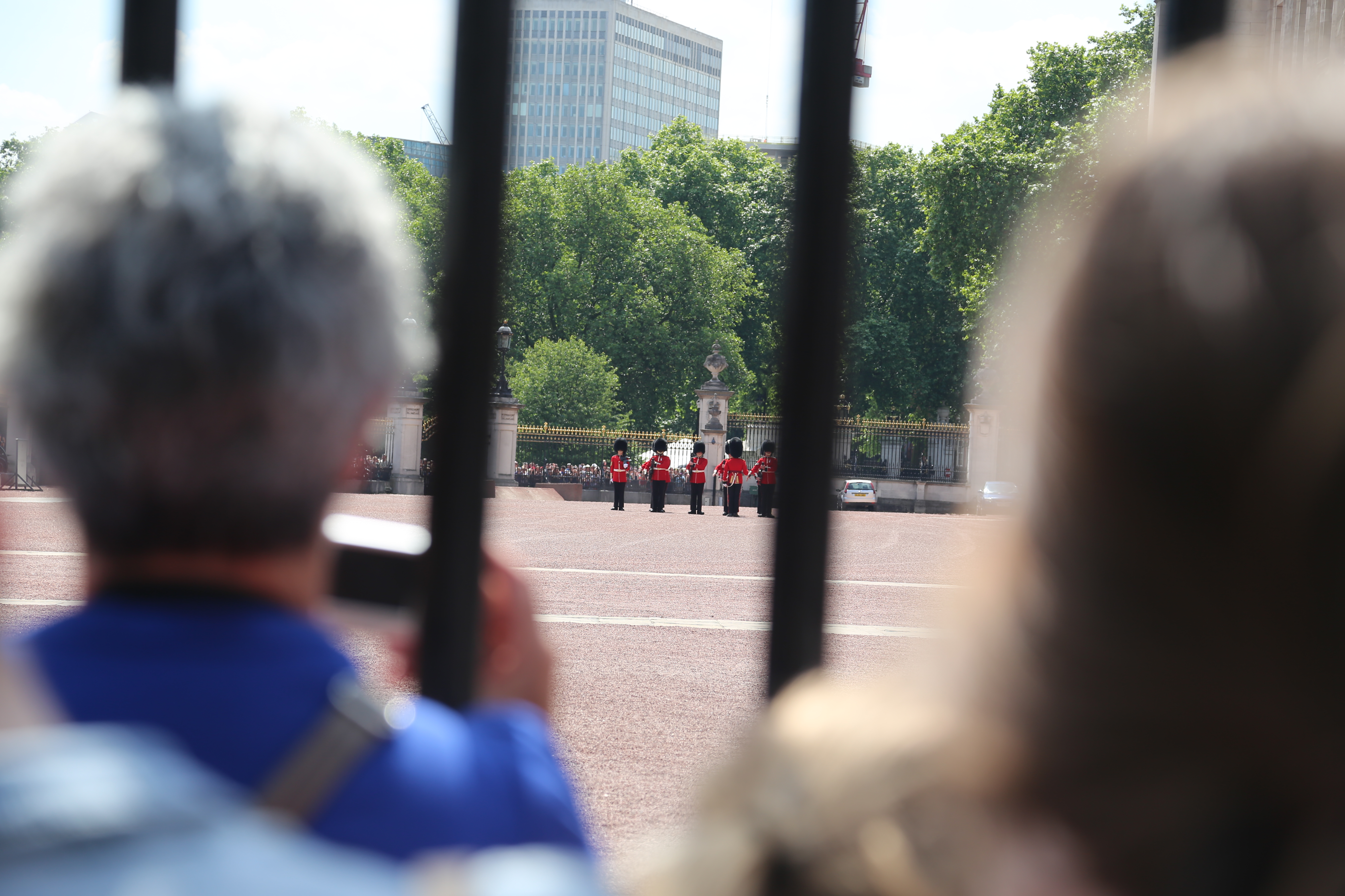 2014 Europe Trip Day 10 - England (J.K. Rowling Home, Changing of the Guard - Buckingham Palace, Hamleys of London (Oldest & Largest Toy Shop in World), Piccadilly Circus, Leicester Square, Trafalgar Square, Big Ben, Indian Food, Tunnock's Caramel Wafers)