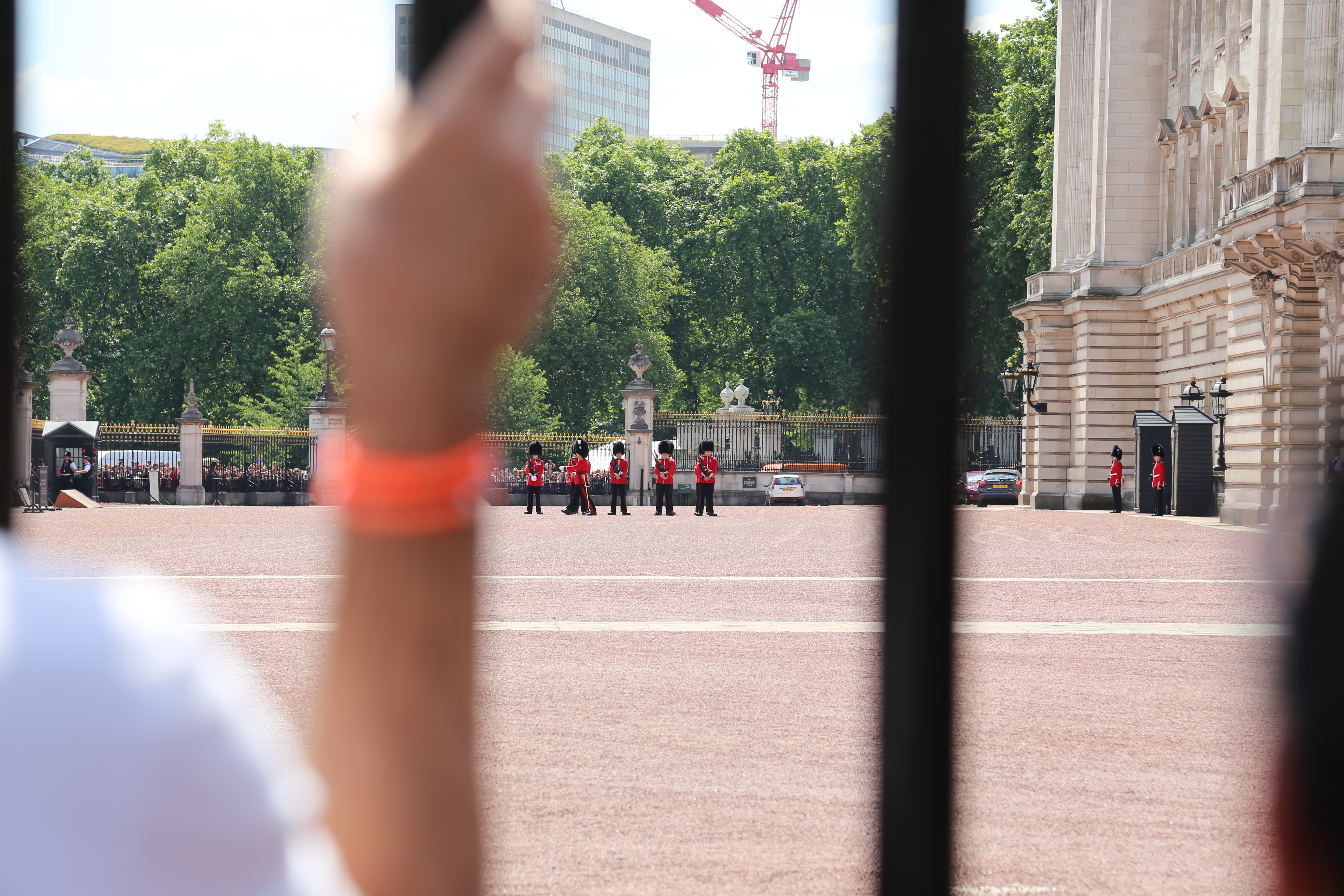 2014 Europe Trip Day 10 - England (J.K. Rowling Home, Changing of the Guard - Buckingham Palace, Hamleys of London (Oldest & Largest Toy Shop in World), Piccadilly Circus, Leicester Square, Trafalgar Square, Big Ben, Indian Food, Tunnock's Caramel Wafers)