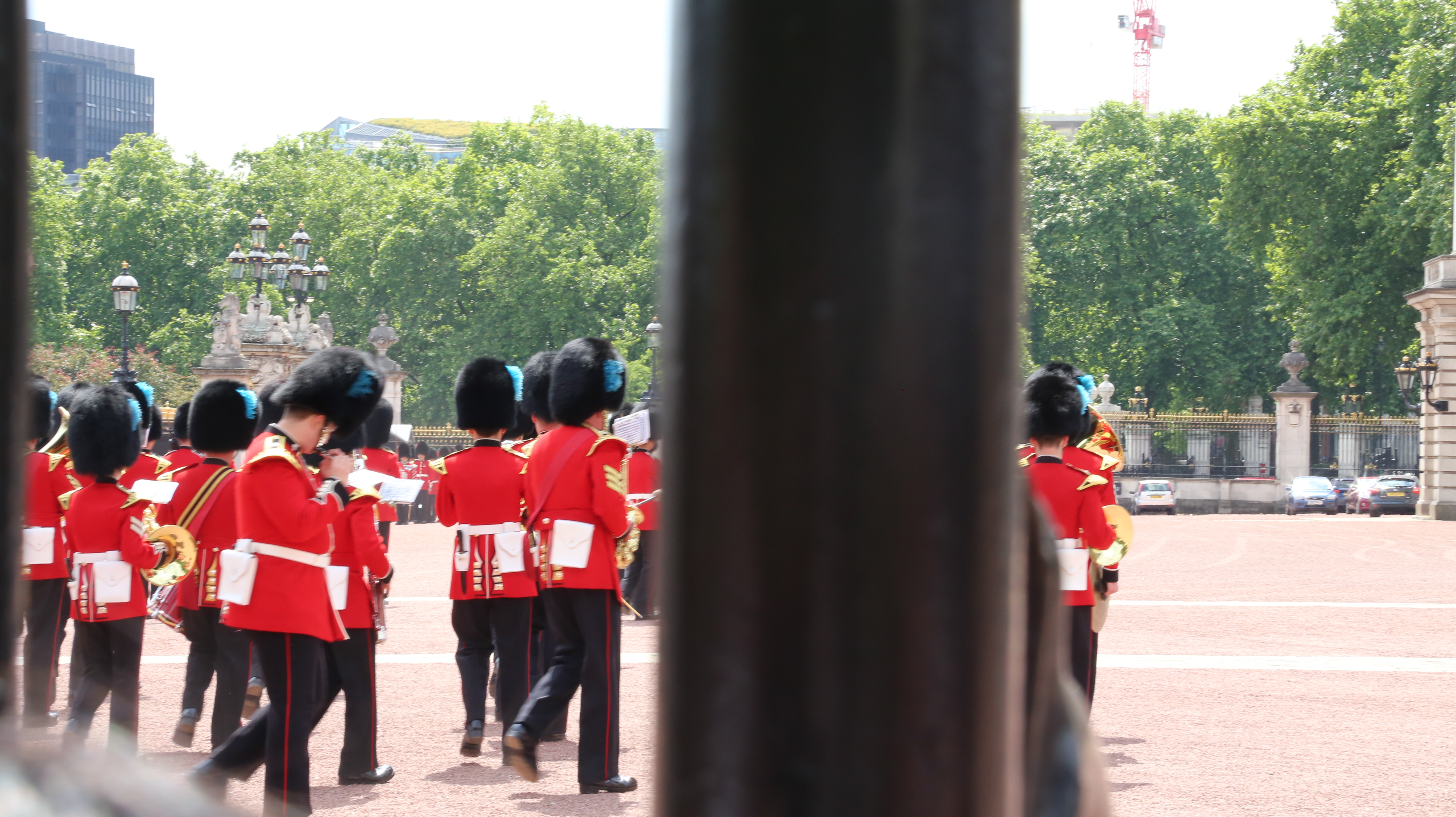 2014 Europe Trip Day 10 - England (J.K. Rowling Home, Changing of the Guard - Buckingham Palace, Hamleys of London (Oldest & Largest Toy Shop in World), Piccadilly Circus, Leicester Square, Trafalgar Square, Big Ben, Indian Food, Tunnock's Caramel Wafers)