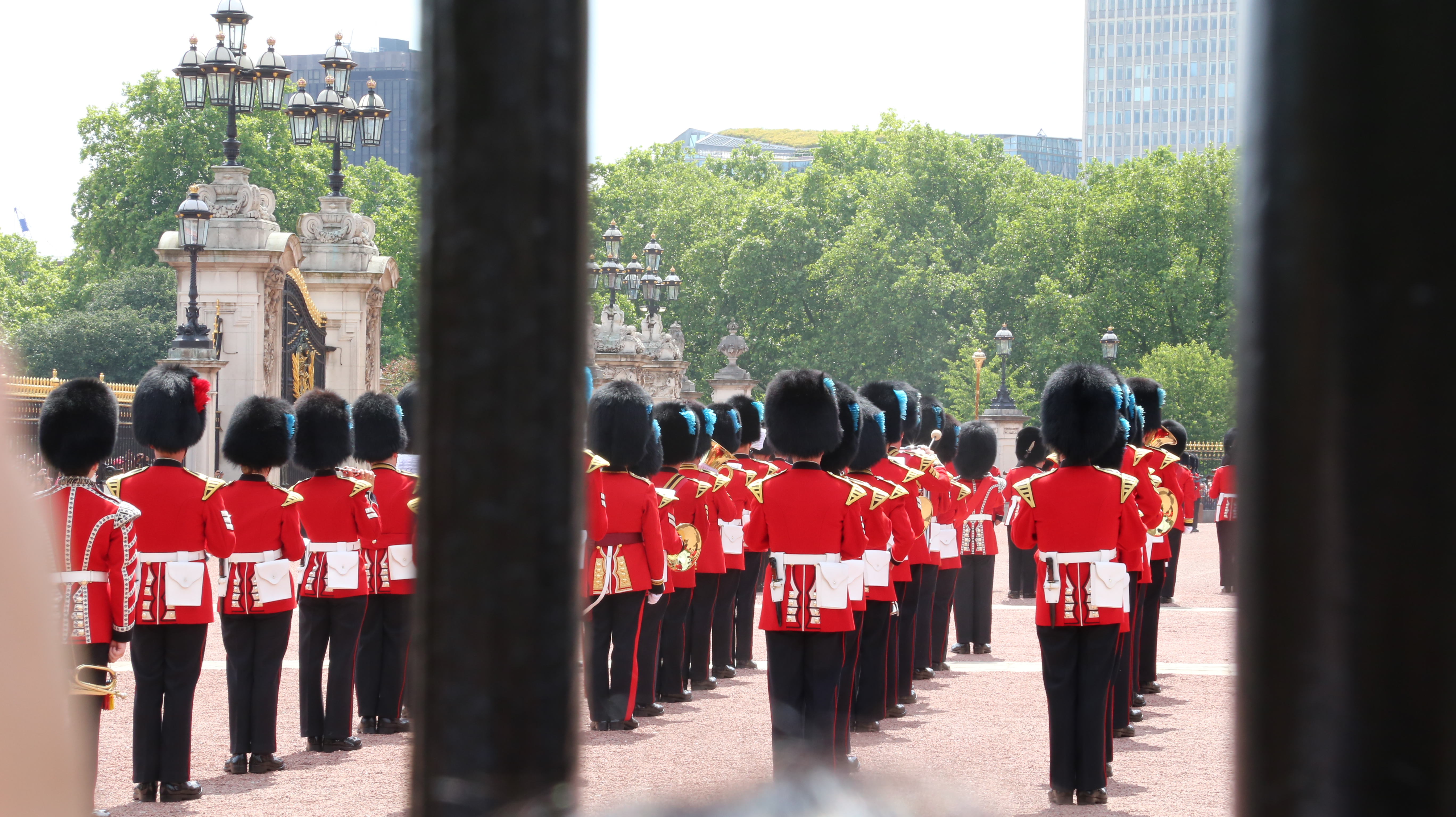 2014 Europe Trip Day 10 - England (J.K. Rowling Home, Changing of the Guard - Buckingham Palace, Hamleys of London (Oldest & Largest Toy Shop in World), Piccadilly Circus, Leicester Square, Trafalgar Square, Big Ben, Indian Food, Tunnock's Caramel Wafers)