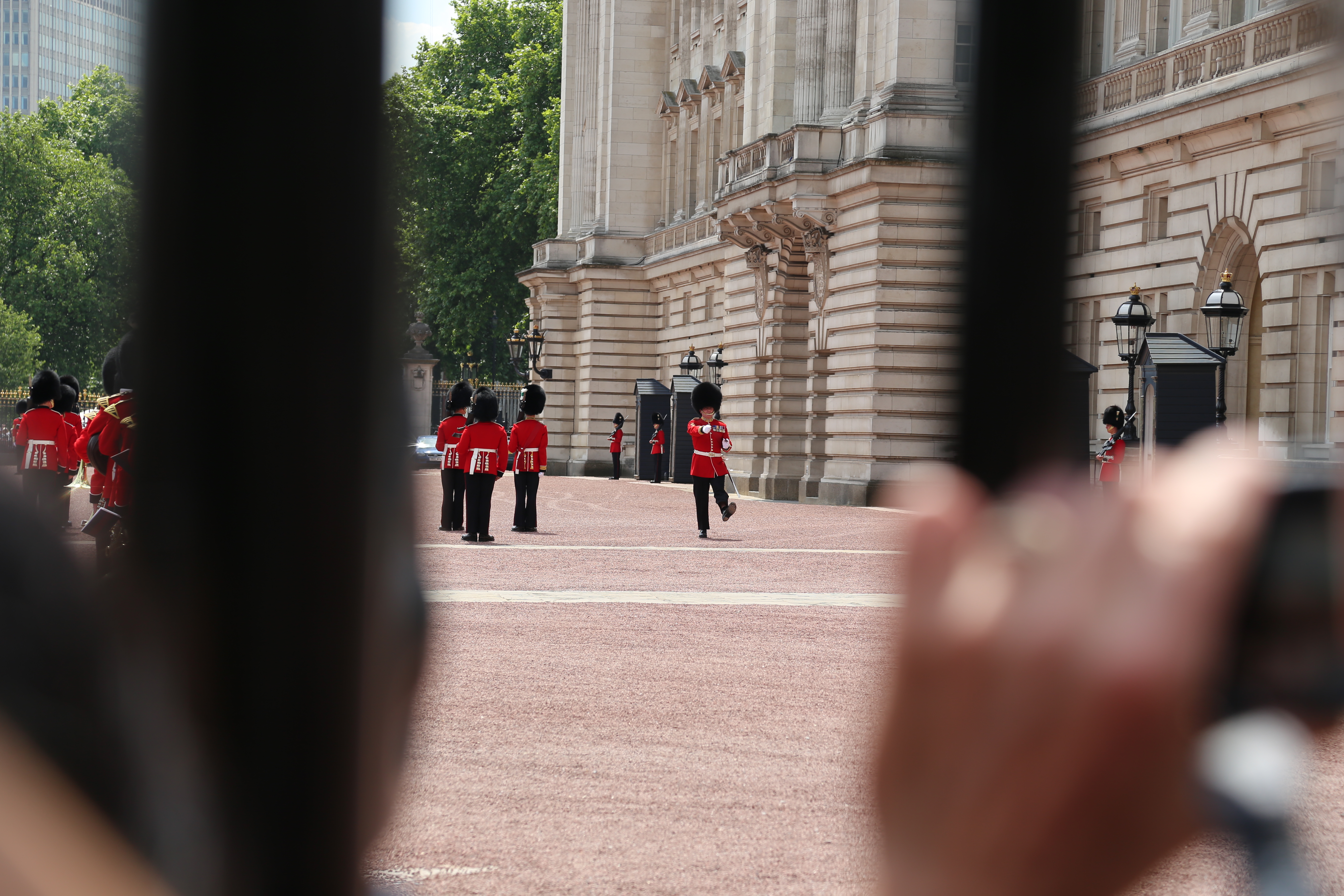 2014 Europe Trip Day 10 - England (J.K. Rowling Home, Changing of the Guard - Buckingham Palace, Hamleys of London (Oldest & Largest Toy Shop in World), Piccadilly Circus, Leicester Square, Trafalgar Square, Big Ben, Indian Food, Tunnock's Caramel Wafers)