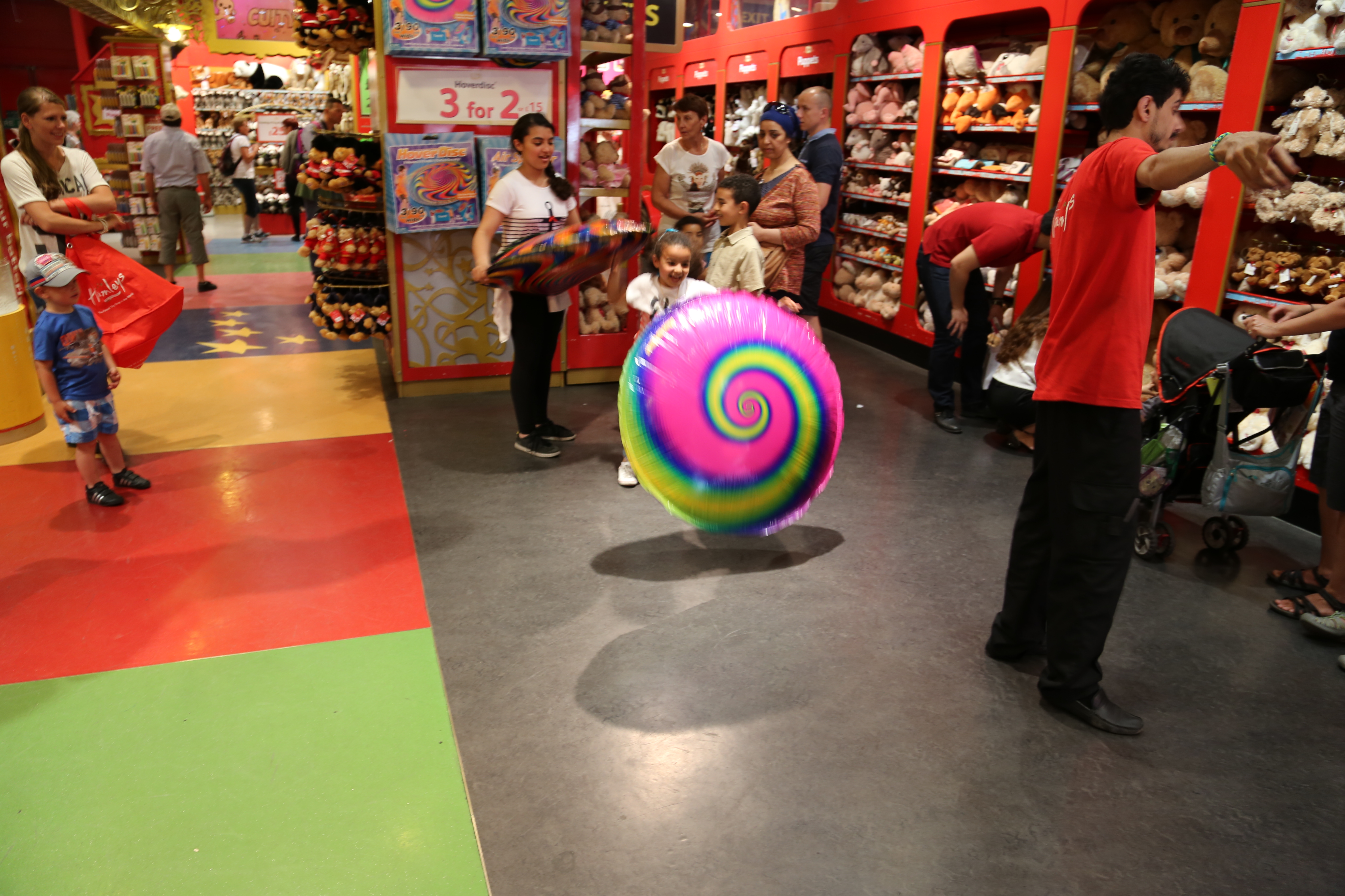 2014 Europe Trip Day 10 - England (J.K. Rowling Home, Changing of the Guard - Buckingham Palace, Hamleys of London (Oldest & Largest Toy Shop in World), Piccadilly Circus, Leicester Square, Trafalgar Square, Big Ben, Indian Food, Tunnock's Caramel Wafers)