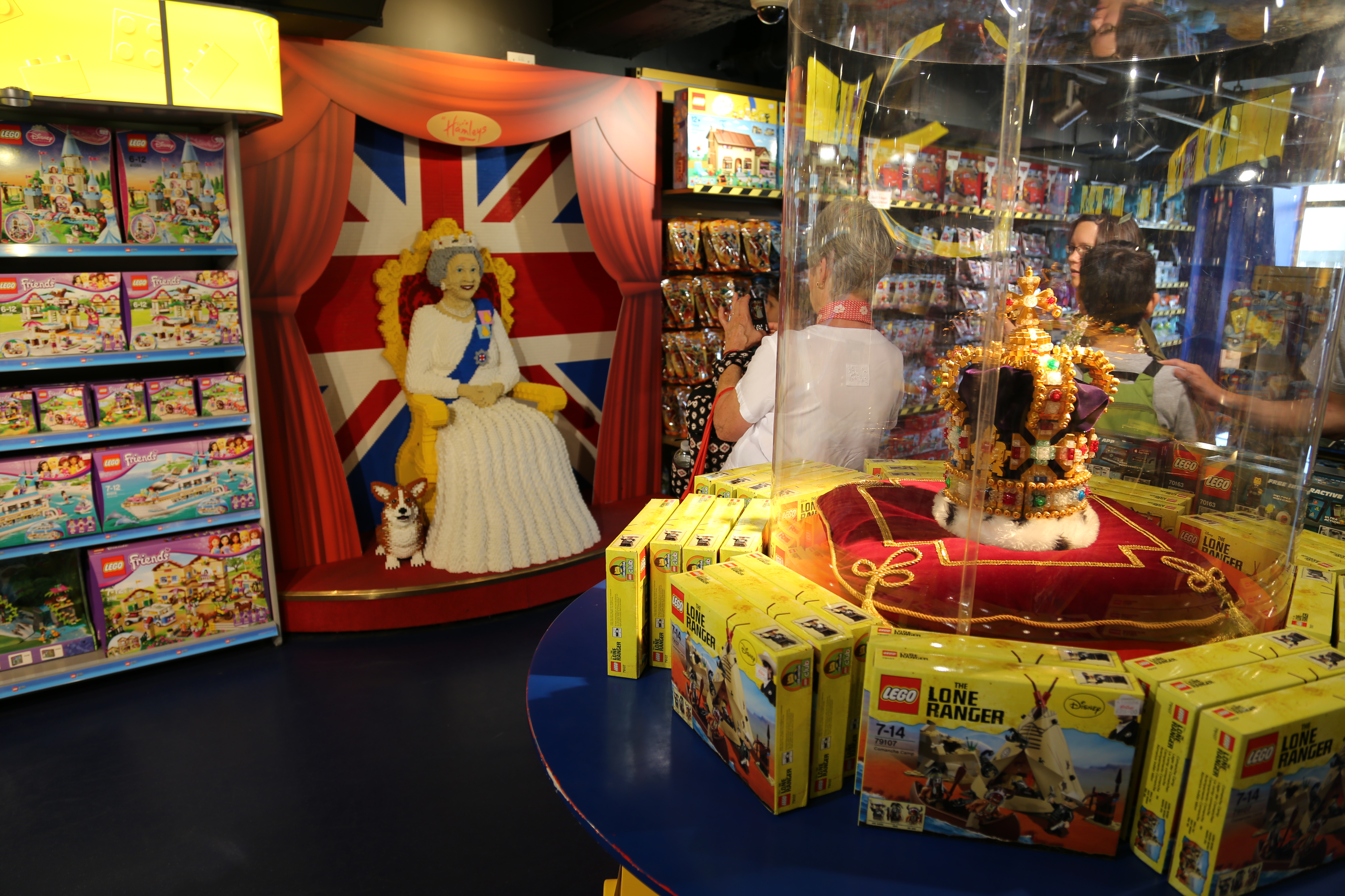 2014 Europe Trip Day 10 - England (J.K. Rowling Home, Changing of the Guard - Buckingham Palace, Hamleys of London (Oldest & Largest Toy Shop in World), Piccadilly Circus, Leicester Square, Trafalgar Square, Big Ben, Indian Food, Tunnock's Caramel Wafers)