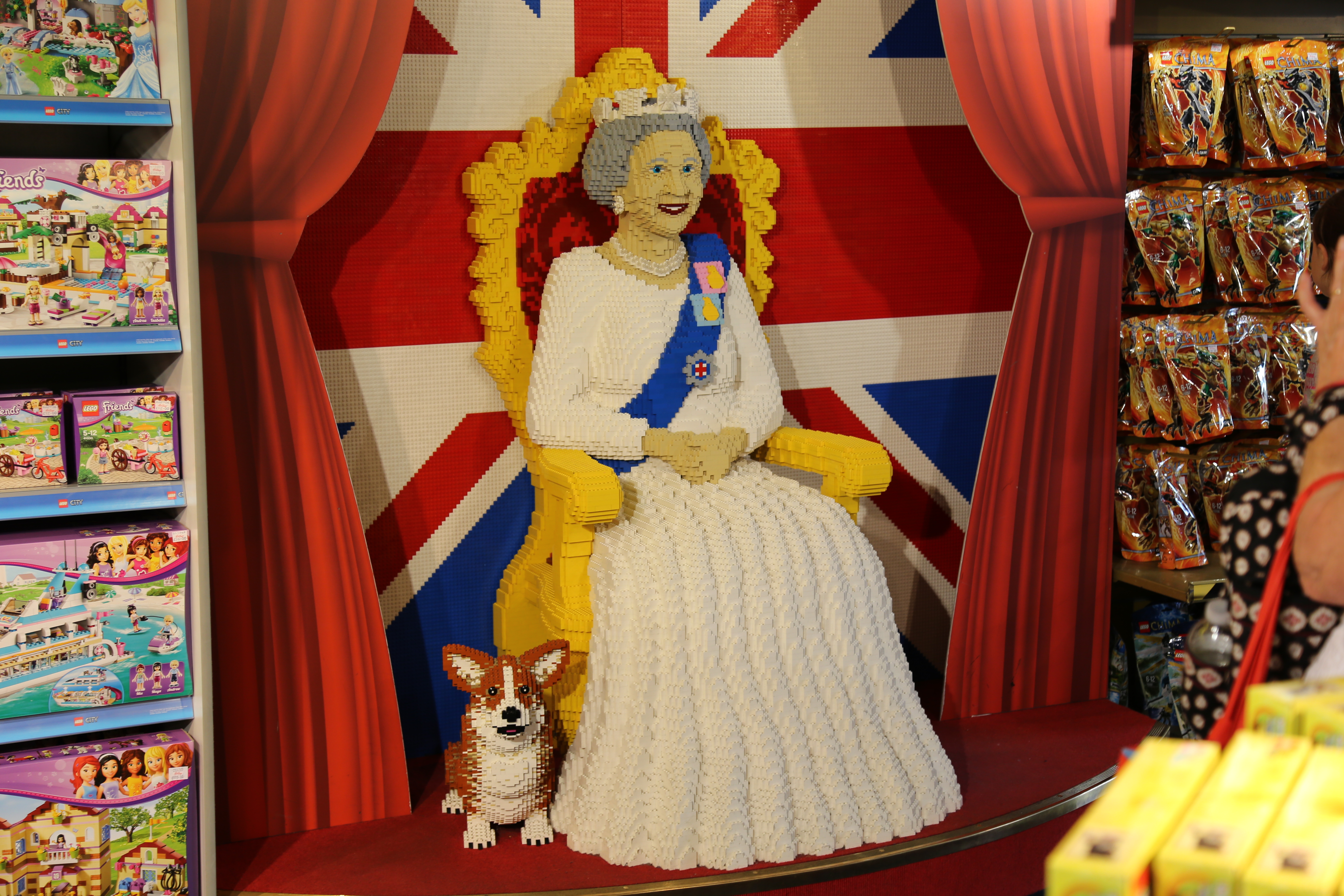 2014 Europe Trip Day 10 - England (J.K. Rowling Home, Changing of the Guard - Buckingham Palace, Hamleys of London (Oldest & Largest Toy Shop in World), Piccadilly Circus, Leicester Square, Trafalgar Square, Big Ben, Indian Food, Tunnock's Caramel Wafers)