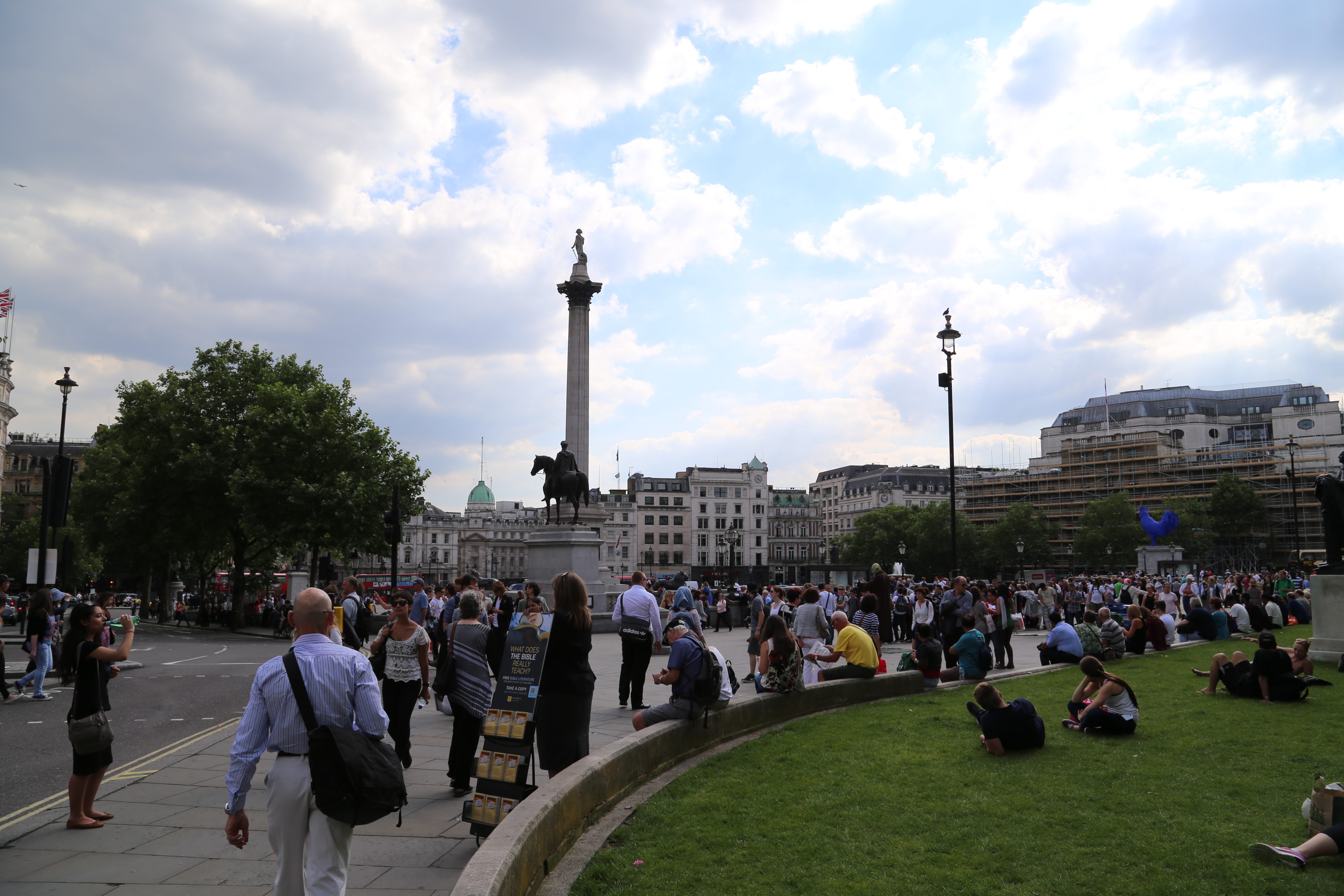 2014 Europe Trip Day 10 - England (J.K. Rowling Home, Changing of the Guard - Buckingham Palace, Hamleys of London (Oldest & Largest Toy Shop in World), Piccadilly Circus, Leicester Square, Trafalgar Square, Big Ben, Indian Food, Tunnock's Caramel Wafers)