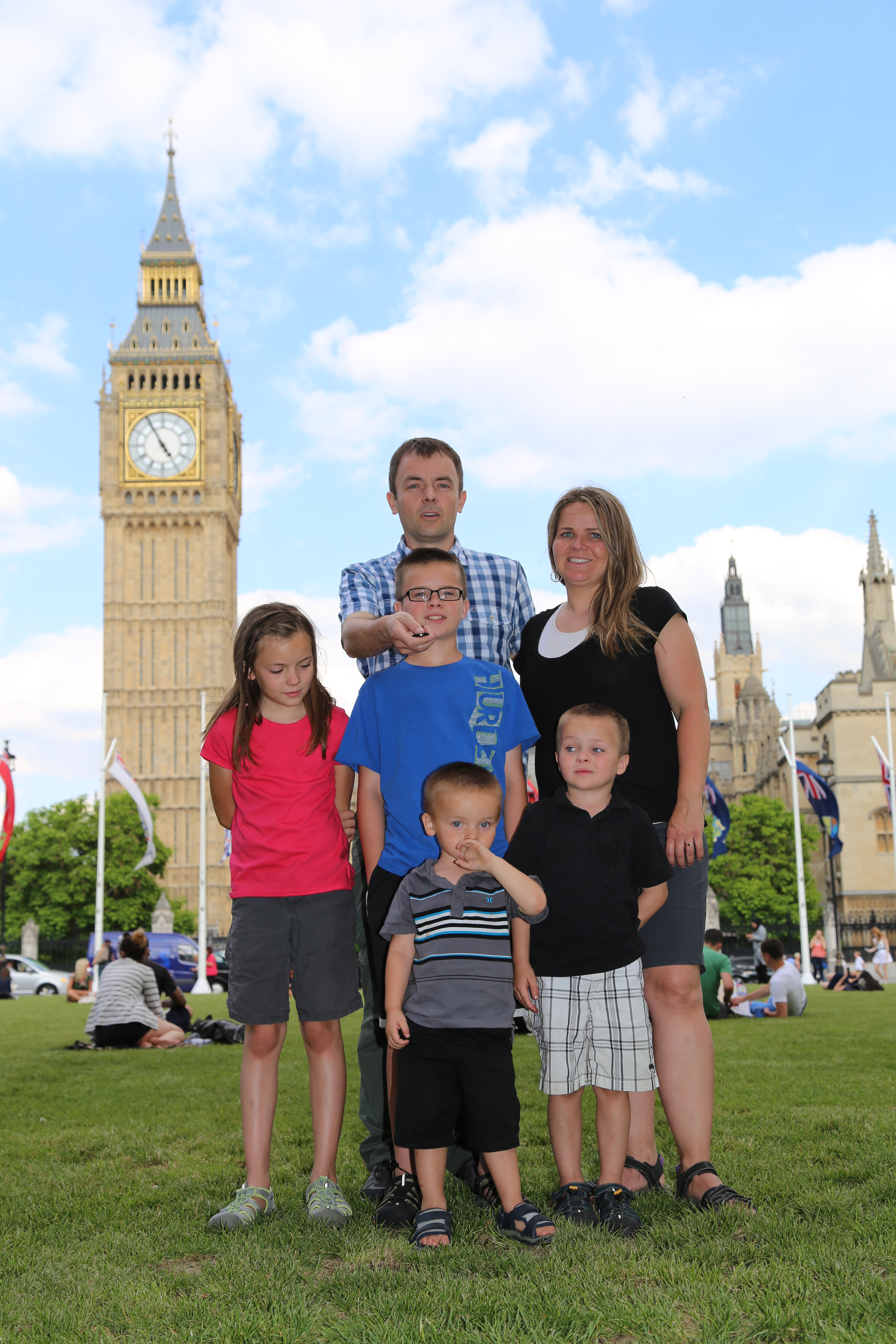 2014 Europe Trip Day 10 - England (J.K. Rowling Home, Changing of the Guard - Buckingham Palace, Hamleys of London (Oldest & Largest Toy Shop in World), Piccadilly Circus, Leicester Square, Trafalgar Square, Big Ben, Indian Food, Tunnock's Caramel Wafers)