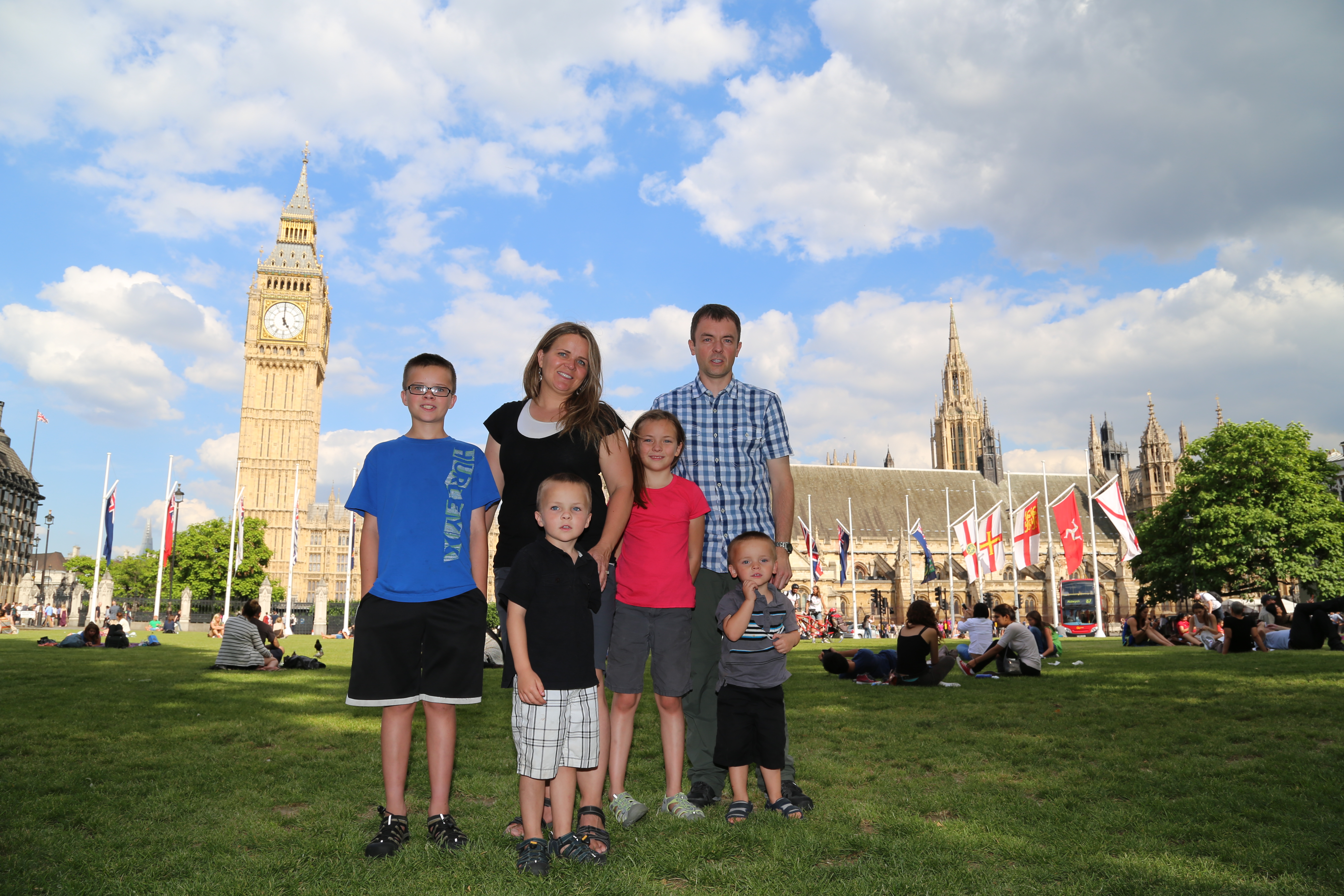 2014 Europe Trip Day 10 - England (J.K. Rowling Home, Changing of the Guard - Buckingham Palace, Hamleys of London (Oldest & Largest Toy Shop in World), Piccadilly Circus, Leicester Square, Trafalgar Square, Big Ben, Indian Food, Tunnock's Caramel Wafers)