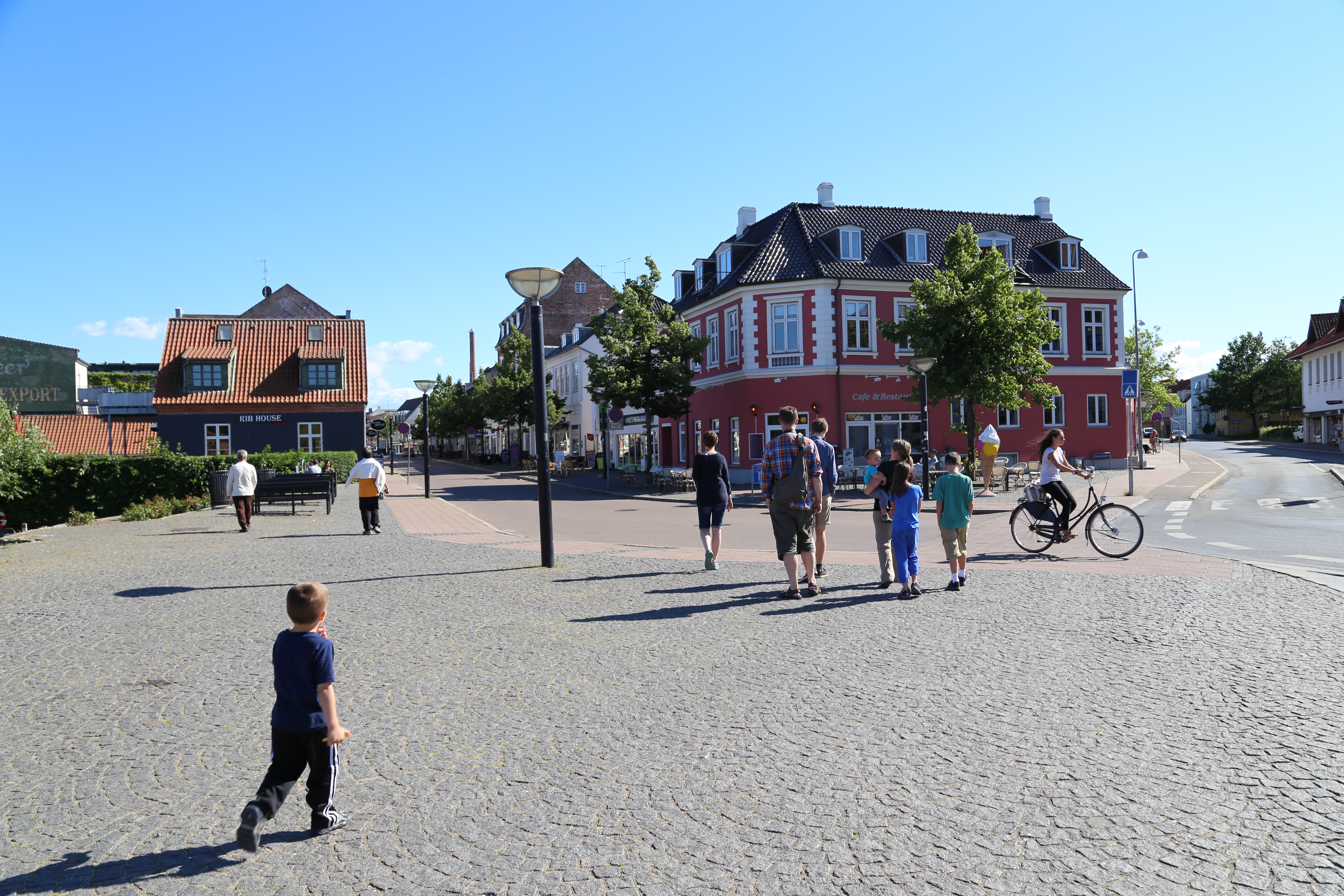 2014 Europe Trip Day 11 - Denmark (Visiting Kaare, Andrea, Jonas, & Anna, Frederiksborg Palace, Carl Bloch Paintings, Dressing up, Danish Ice Cream with Guf, Pasta with Ketchup, Stegt Kylling (Roast Chicken), Strawberries & Danish Summer Cream (Koldskal))