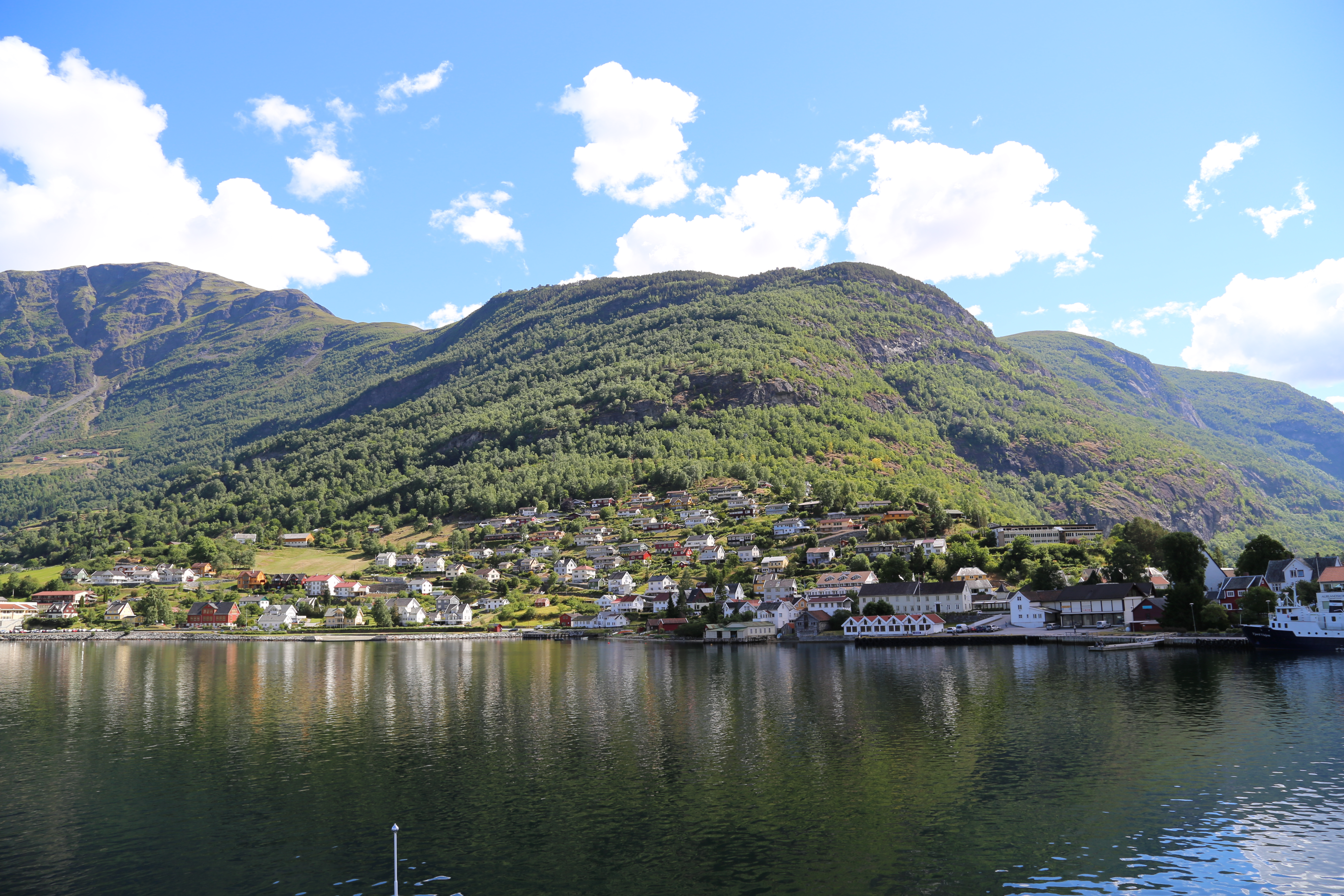 2014 Europe Trip Day 21 - Norway (Norway in a Nutshell (Roundtrip from Bergen via Myrdal): Train Bergen-Myrdal, The Flåm Railway, Fjord Cruise Flam-Gudvangen, Nærøyfjord (Narrowest Fjord in World), Bus Gudvangen-Voss, Train Voss-Bergen)