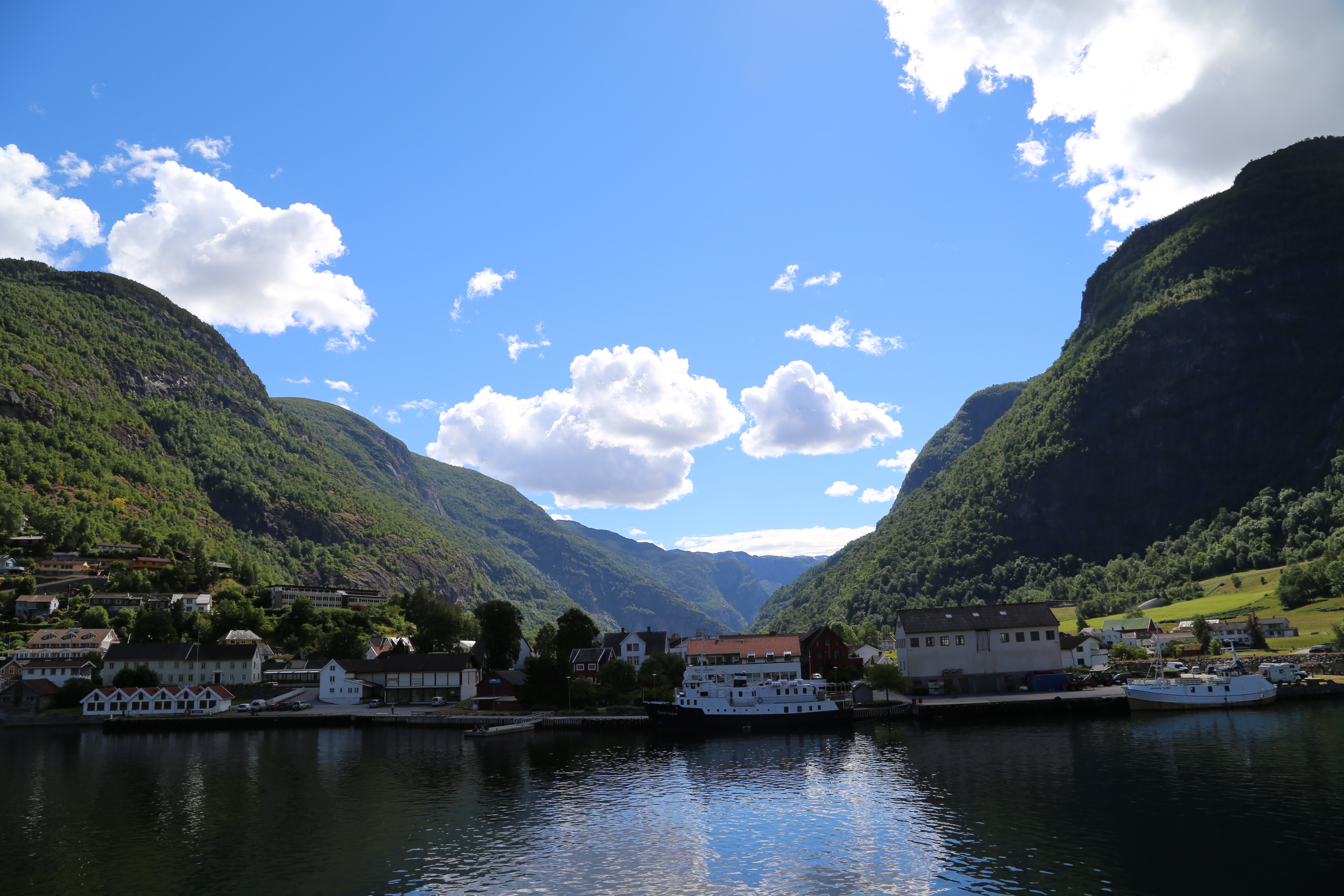 2014 Europe Trip Day 21 - Norway (Norway in a Nutshell (Roundtrip from Bergen via Myrdal): Train Bergen-Myrdal, The Flåm Railway, Fjord Cruise Flam-Gudvangen, Nærøyfjord (Narrowest Fjord in World), Bus Gudvangen-Voss, Train Voss-Bergen)