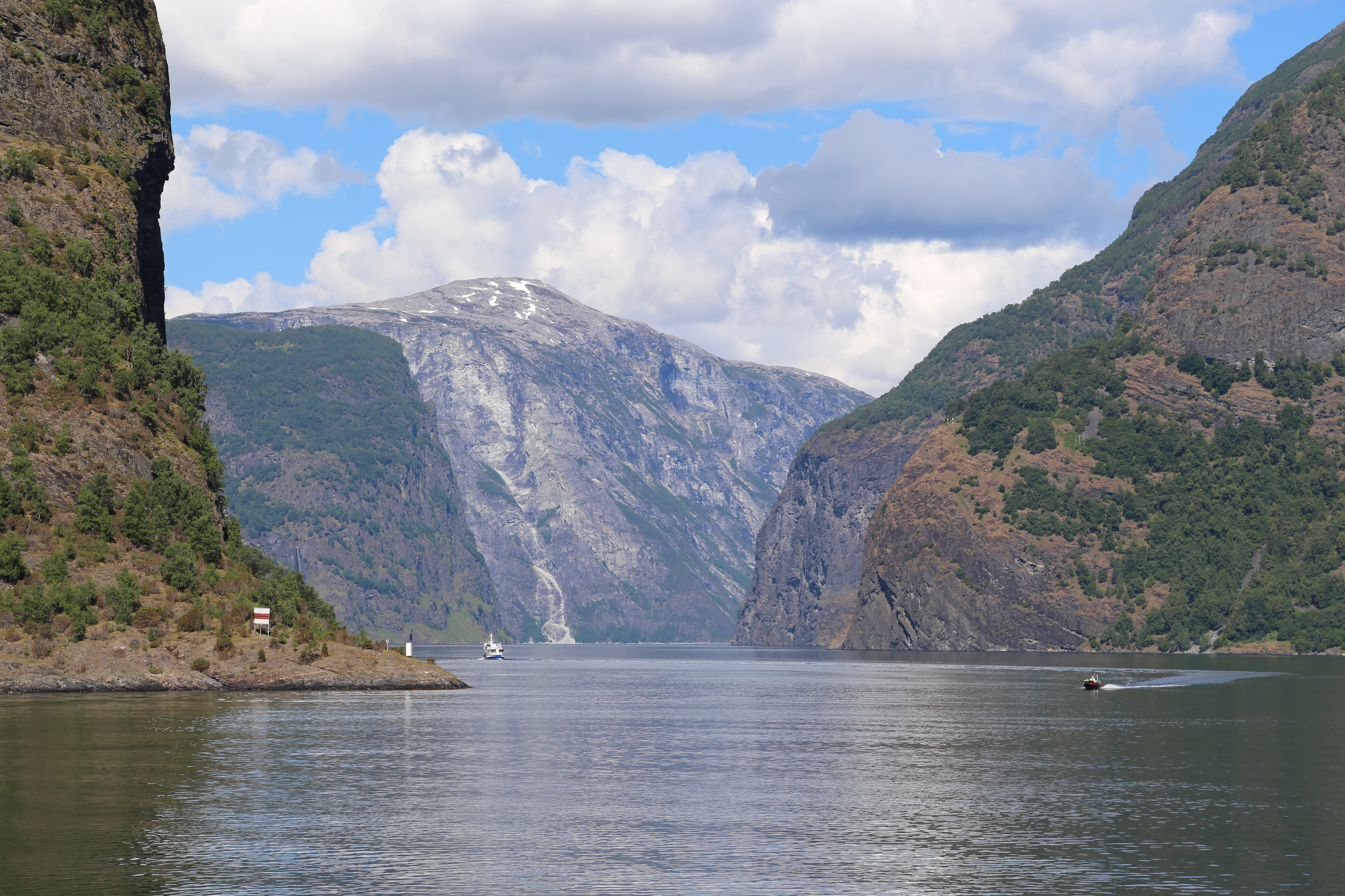 2014 Europe Trip Day 21 - Norway (Norway in a Nutshell (Roundtrip from Bergen via Myrdal): Train Bergen-Myrdal, The Flåm Railway, Fjord Cruise Flam-Gudvangen, Nærøyfjord (Narrowest Fjord in World), Bus Gudvangen-Voss, Train Voss-Bergen)