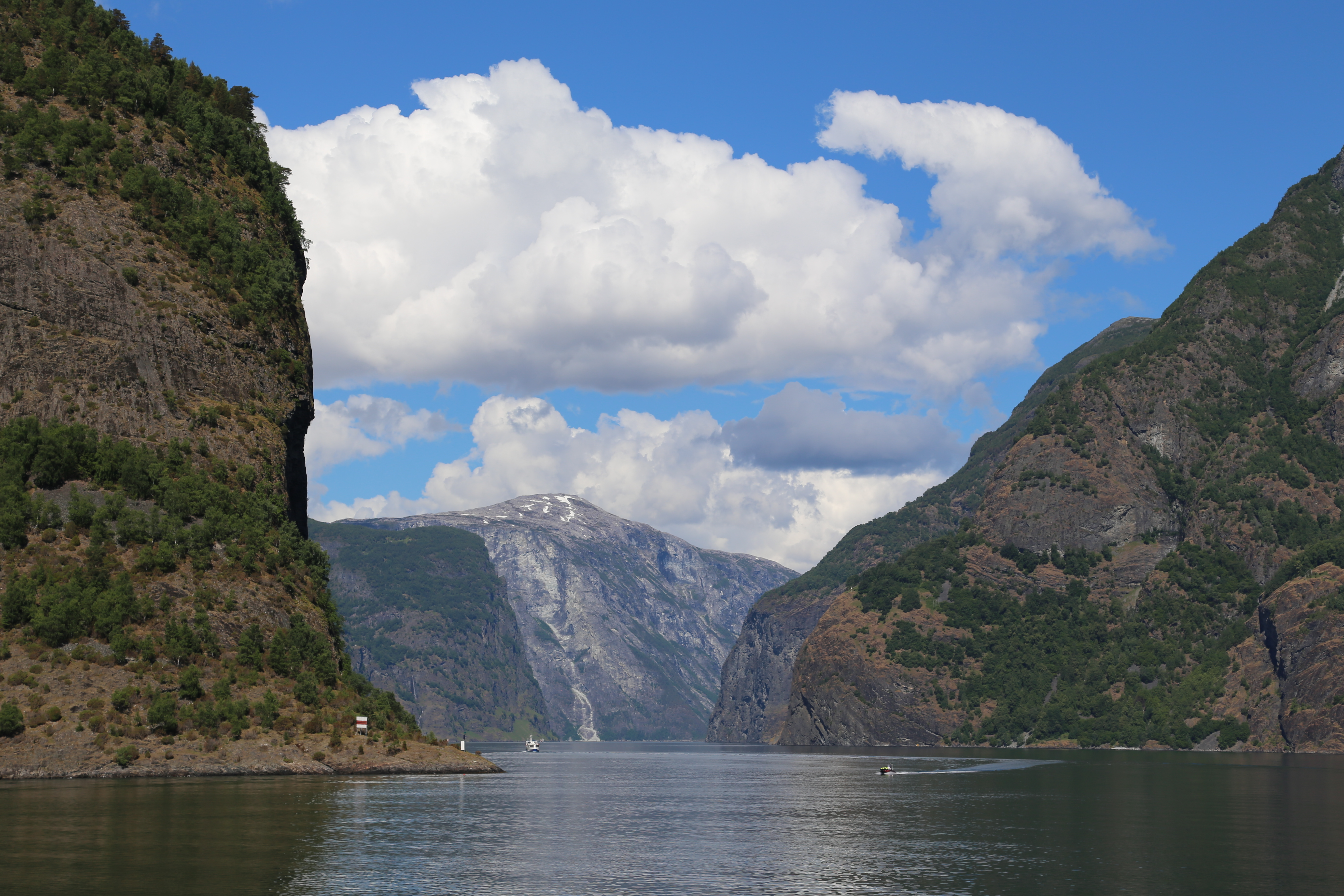 2014 Europe Trip Day 21 - Norway (Norway in a Nutshell (Roundtrip from Bergen via Myrdal): Train Bergen-Myrdal, The Flåm Railway, Fjord Cruise Flam-Gudvangen, Nærøyfjord (Narrowest Fjord in World), Bus Gudvangen-Voss, Train Voss-Bergen)