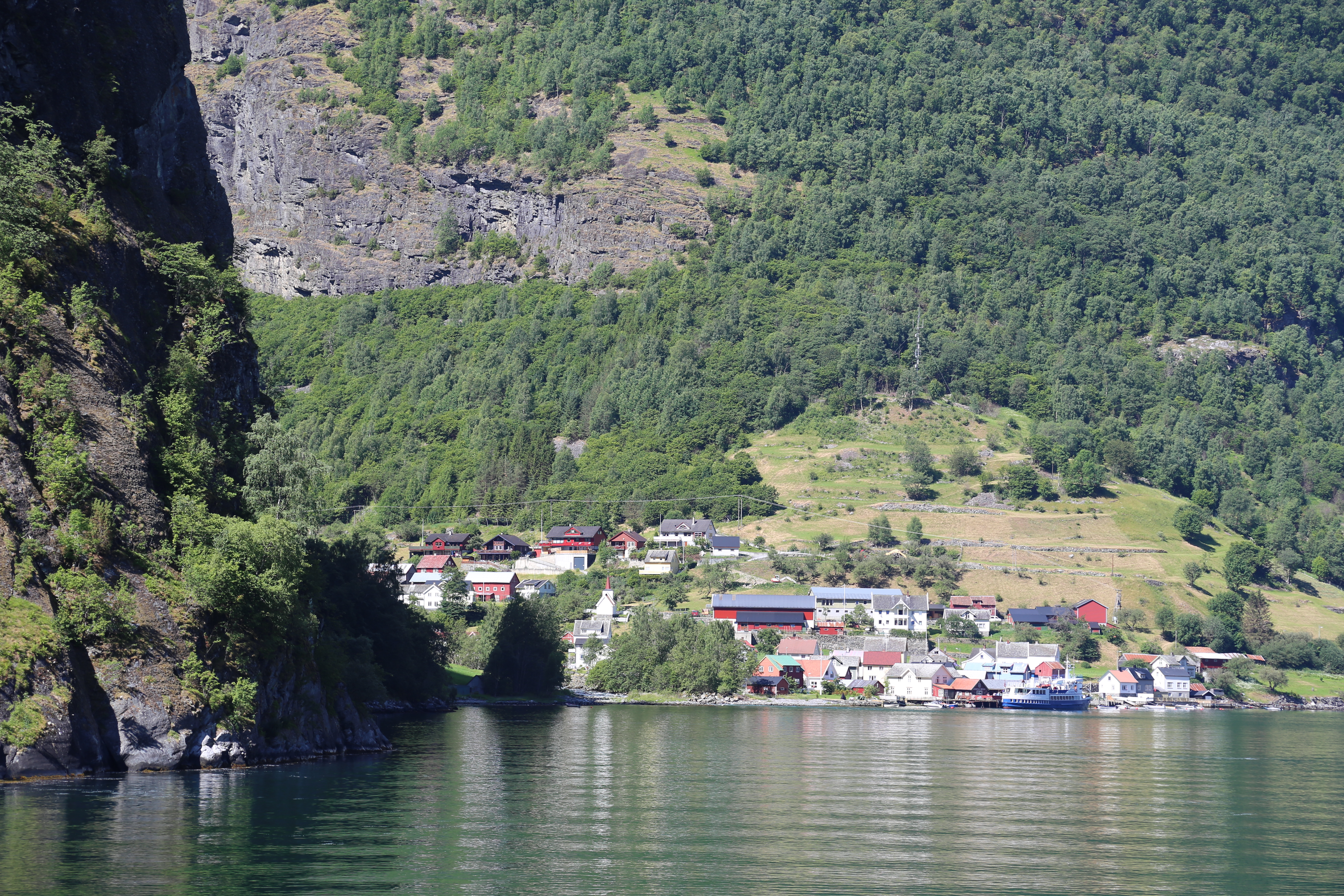 2014 Europe Trip Day 21 - Norway (Norway in a Nutshell (Roundtrip from Bergen via Myrdal): Train Bergen-Myrdal, The Flåm Railway, Fjord Cruise Flam-Gudvangen, Nærøyfjord (Narrowest Fjord in World), Bus Gudvangen-Voss, Train Voss-Bergen)