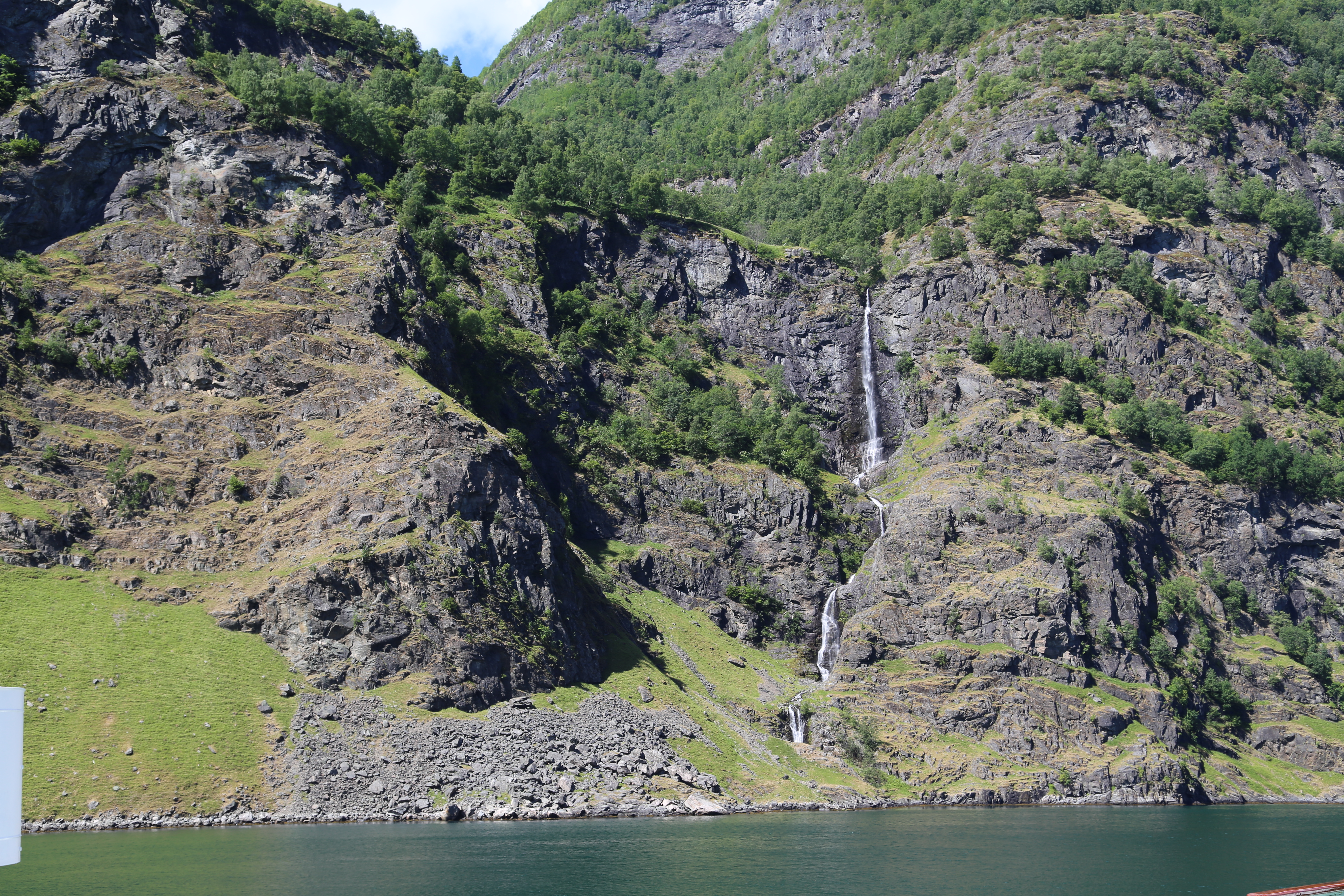 2014 Europe Trip Day 21 - Norway (Norway in a Nutshell (Roundtrip from Bergen via Myrdal): Train Bergen-Myrdal, The Flåm Railway, Fjord Cruise Flam-Gudvangen, Nærøyfjord (Narrowest Fjord in World), Bus Gudvangen-Voss, Train Voss-Bergen)