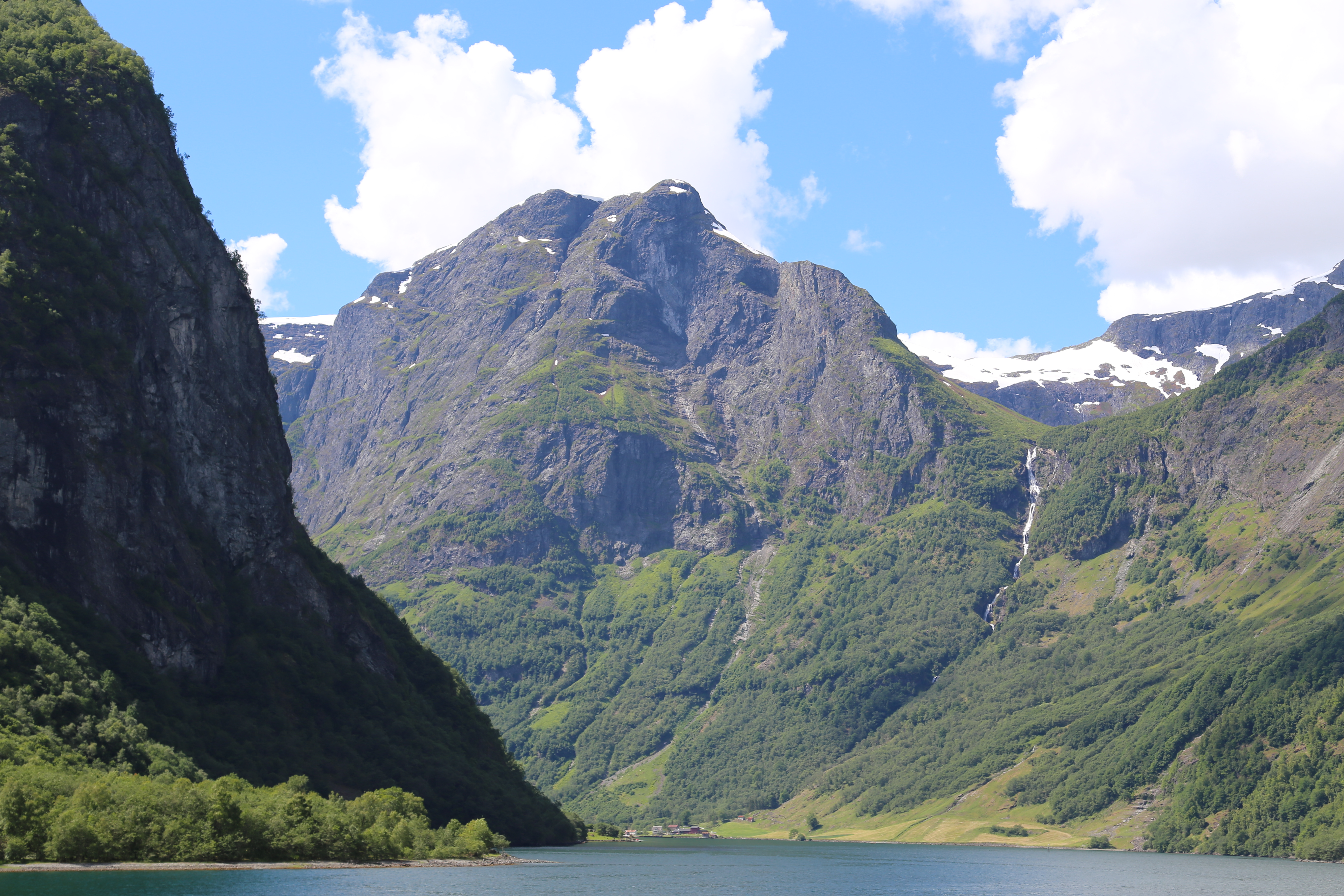 2014 Europe Trip Day 21 - Norway (Norway in a Nutshell (Roundtrip from Bergen via Myrdal): Train Bergen-Myrdal, The Flåm Railway, Fjord Cruise Flam-Gudvangen, Nærøyfjord (Narrowest Fjord in World), Bus Gudvangen-Voss, Train Voss-Bergen)