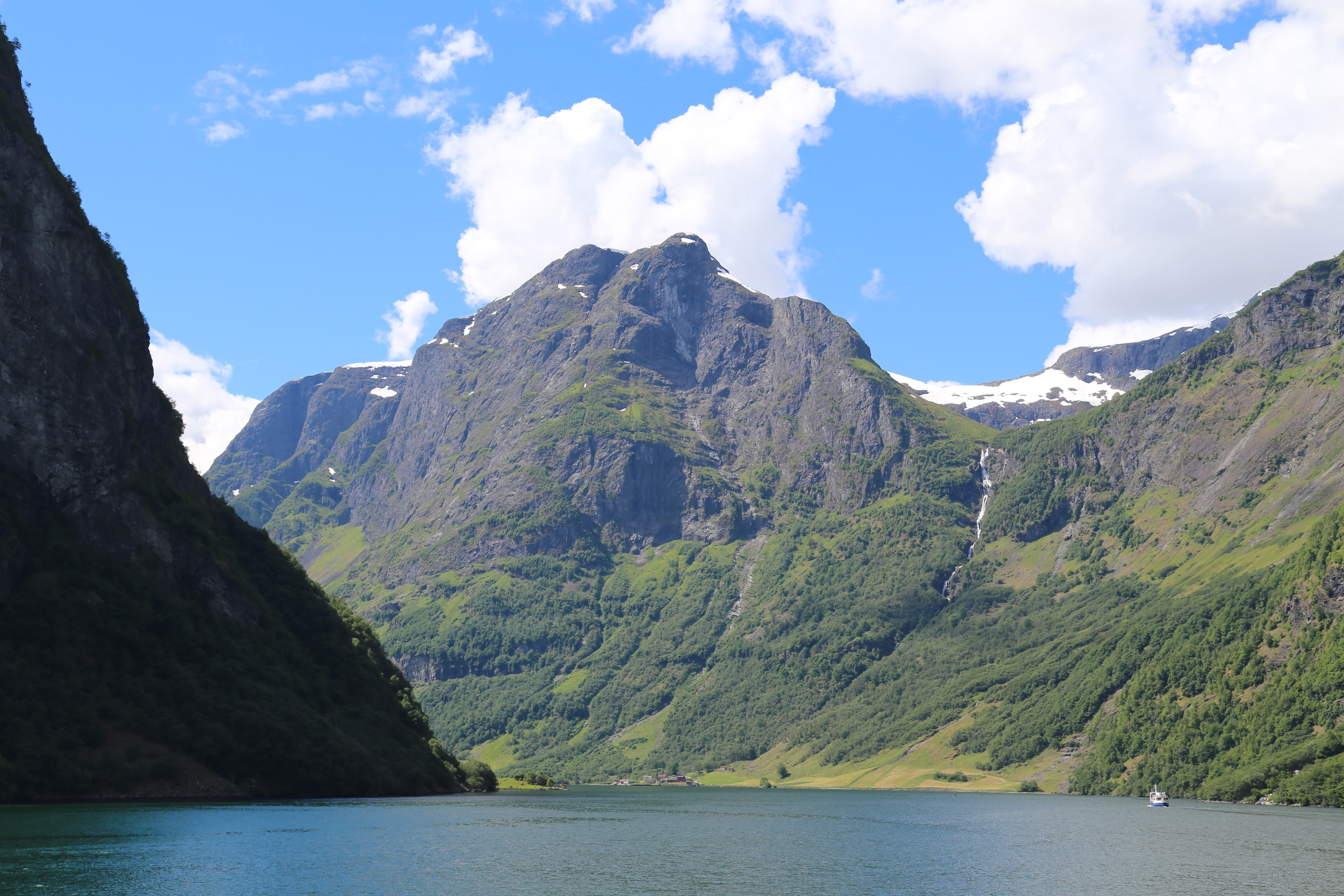 2014 Europe Trip Day 21 - Norway (Norway in a Nutshell (Roundtrip from Bergen via Myrdal): Train Bergen-Myrdal, The Flåm Railway, Fjord Cruise Flam-Gudvangen, Nærøyfjord (Narrowest Fjord in World), Bus Gudvangen-Voss, Train Voss-Bergen)