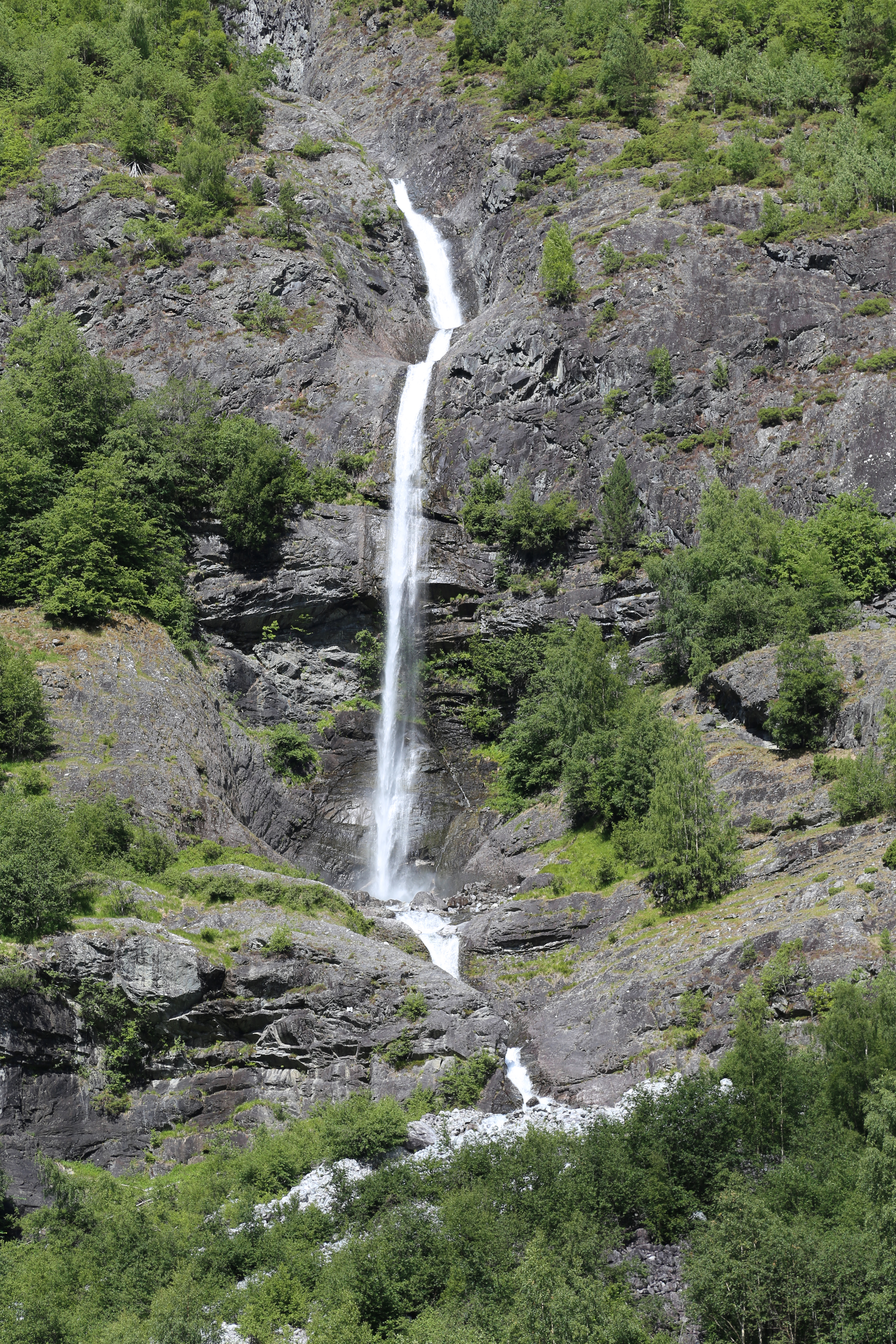 2014 Europe Trip Day 21 - Norway (Norway in a Nutshell (Roundtrip from Bergen via Myrdal): Train Bergen-Myrdal, The Flåm Railway, Fjord Cruise Flam-Gudvangen, Nærøyfjord (Narrowest Fjord in World), Bus Gudvangen-Voss, Train Voss-Bergen)