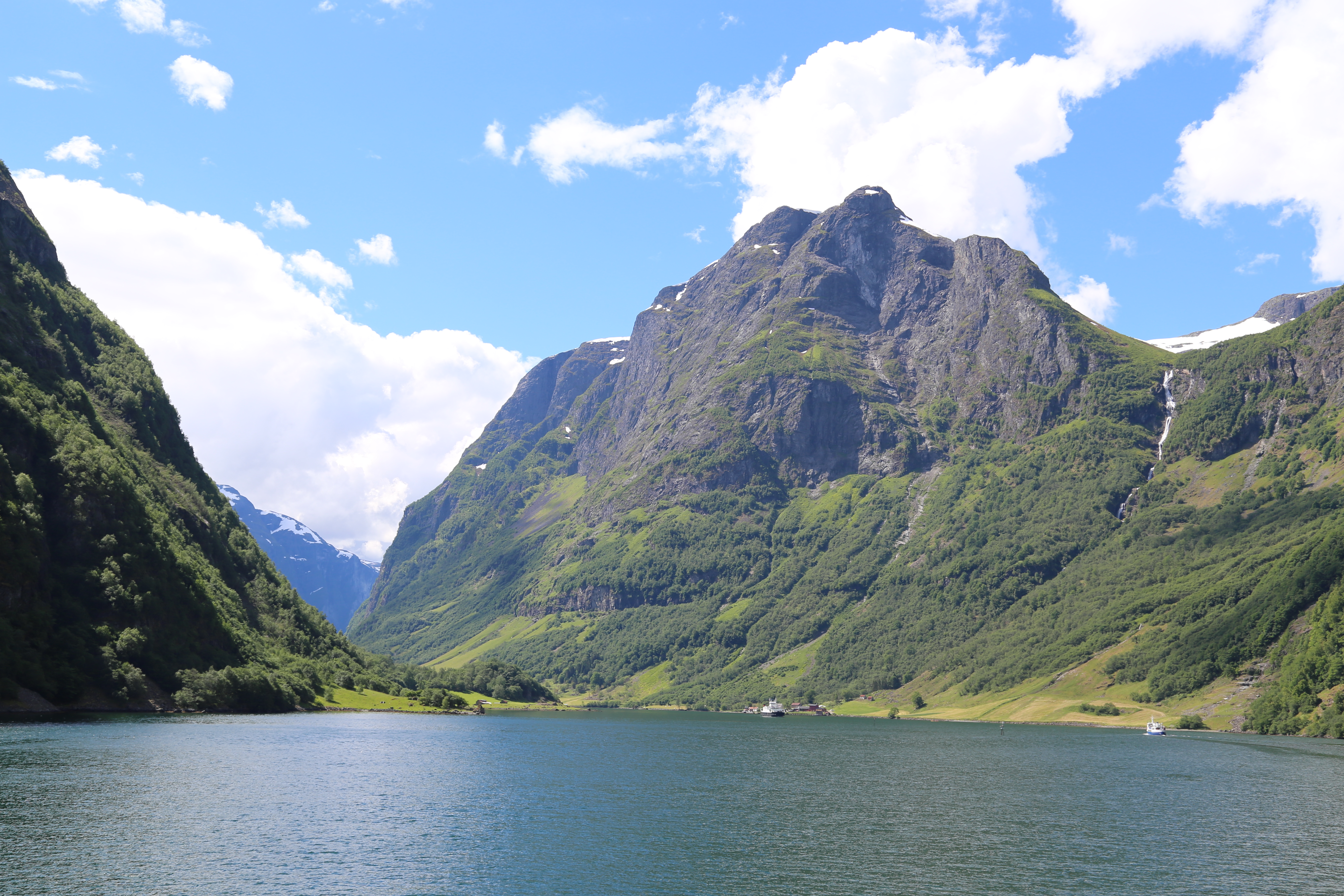 2014 Europe Trip Day 21 - Norway (Norway in a Nutshell (Roundtrip from Bergen via Myrdal): Train Bergen-Myrdal, The Flåm Railway, Fjord Cruise Flam-Gudvangen, Nærøyfjord (Narrowest Fjord in World), Bus Gudvangen-Voss, Train Voss-Bergen)