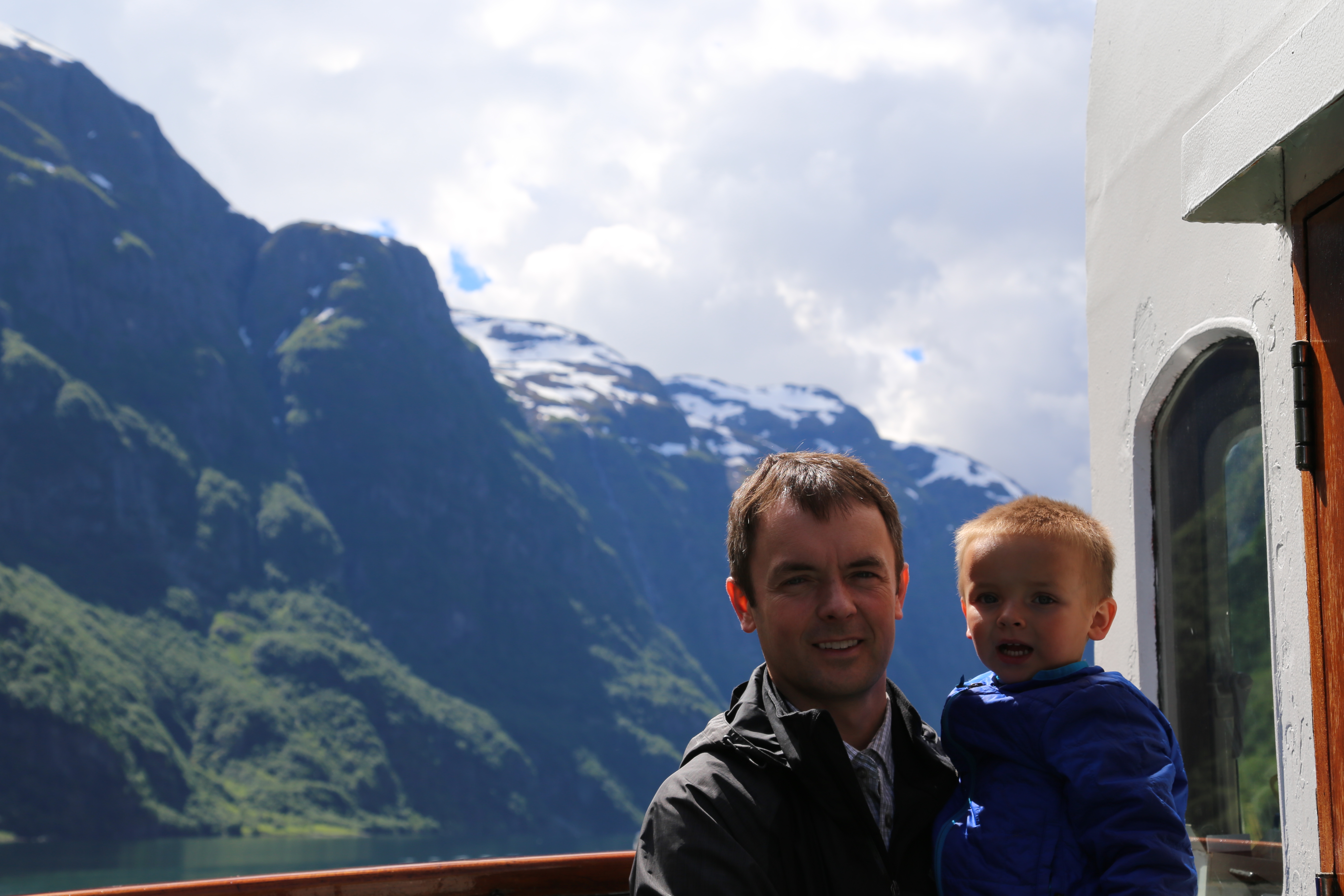 2014 Europe Trip Day 21 - Norway (Norway in a Nutshell (Roundtrip from Bergen via Myrdal): Train Bergen-Myrdal, The Flåm Railway, Fjord Cruise Flam-Gudvangen, Nærøyfjord (Narrowest Fjord in World), Bus Gudvangen-Voss, Train Voss-Bergen)