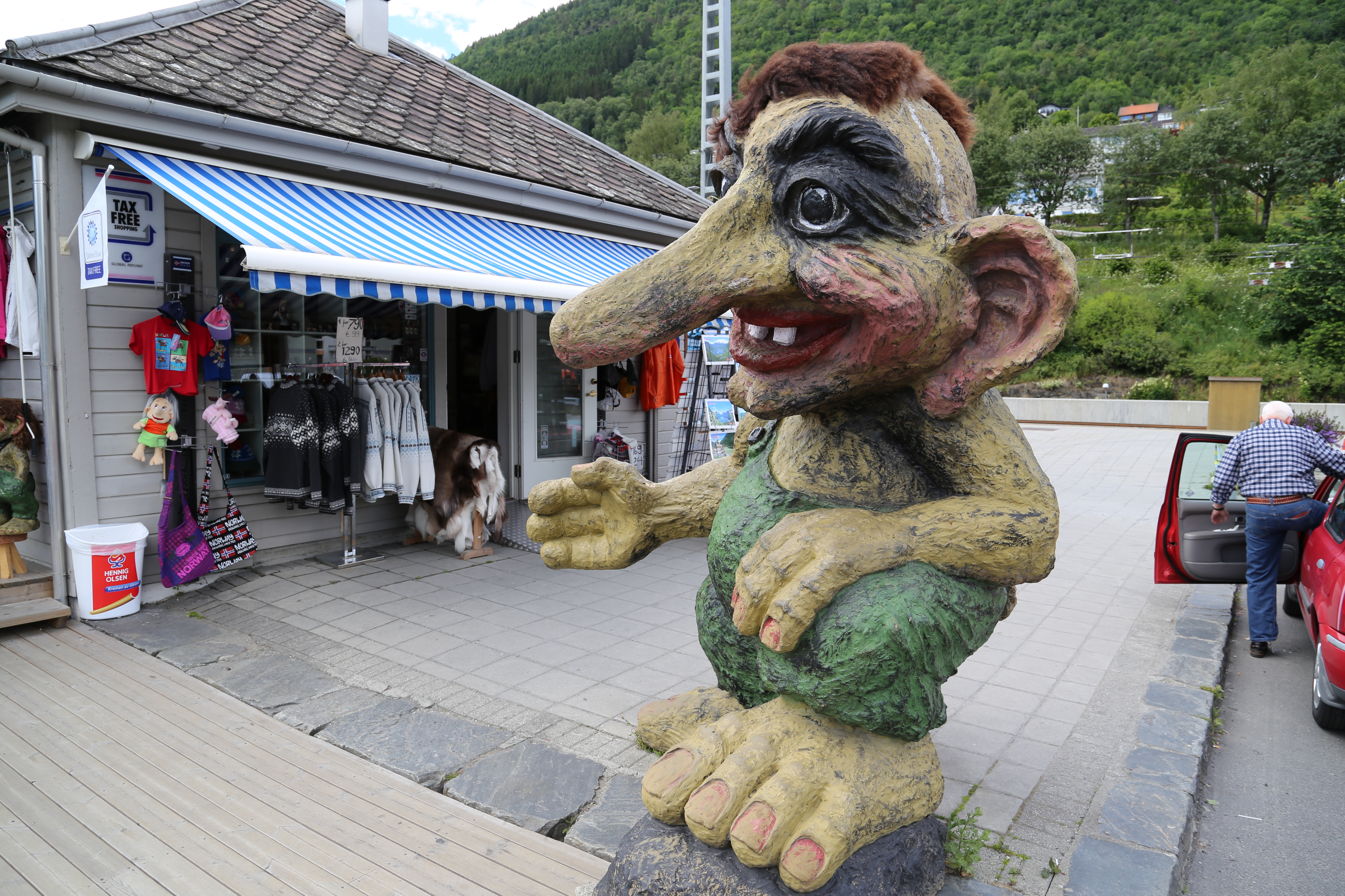 2014 Europe Trip Day 21 - Norway (Norway in a Nutshell (Roundtrip from Bergen via Myrdal): Train Bergen-Myrdal, The Flåm Railway, Fjord Cruise Flam-Gudvangen, Nærøyfjord (Narrowest Fjord in World), Bus Gudvangen-Voss, Train Voss-Bergen)