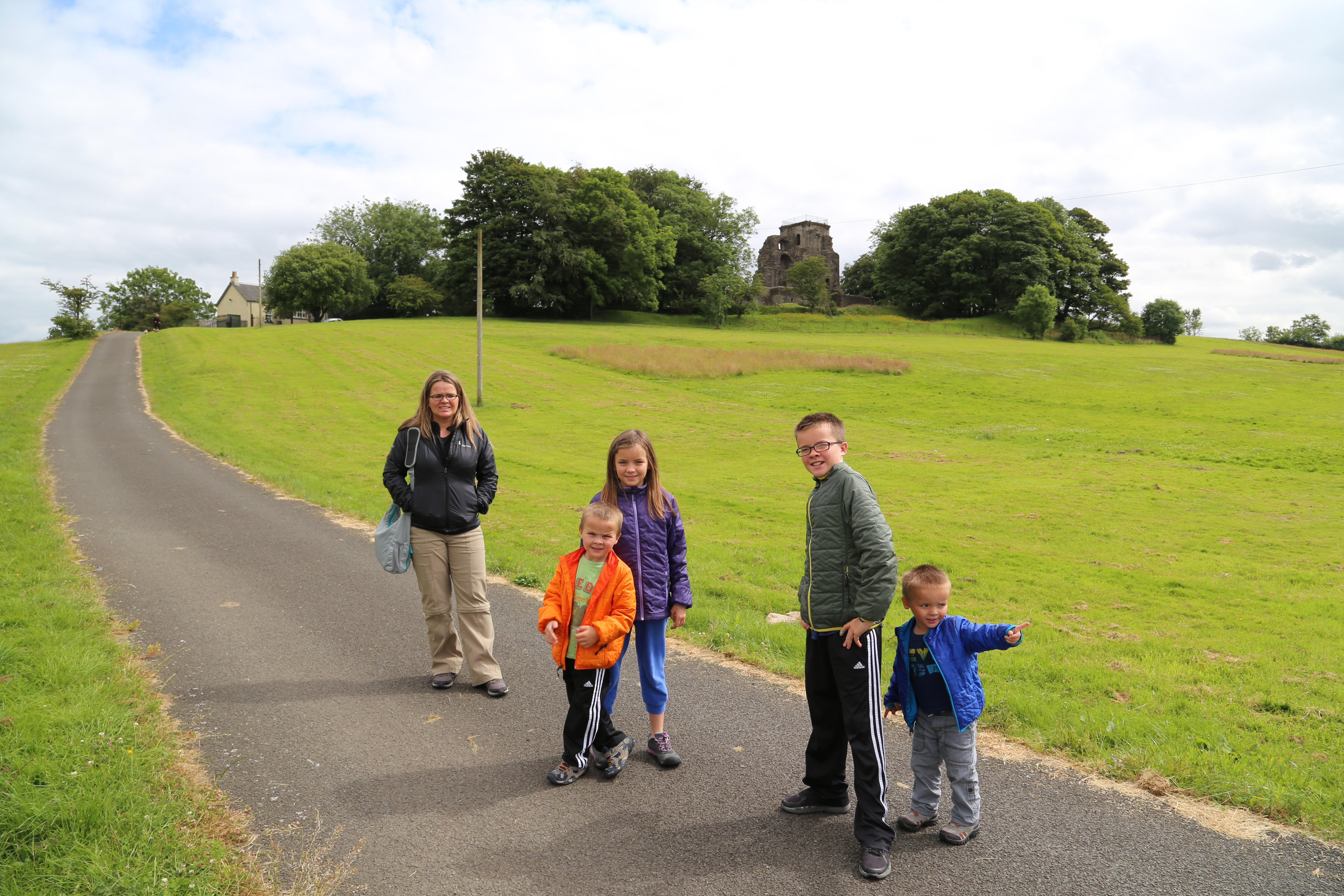2014 Europe Trip Day 24 - Scotland (Crookston Castle, Paisley Missionary Flat (Walker Street), Lawn Bowling Pitch, Irn Bru, Church of the Holy Rude, Stirling Castle, 2014 Pipefest Stirling)