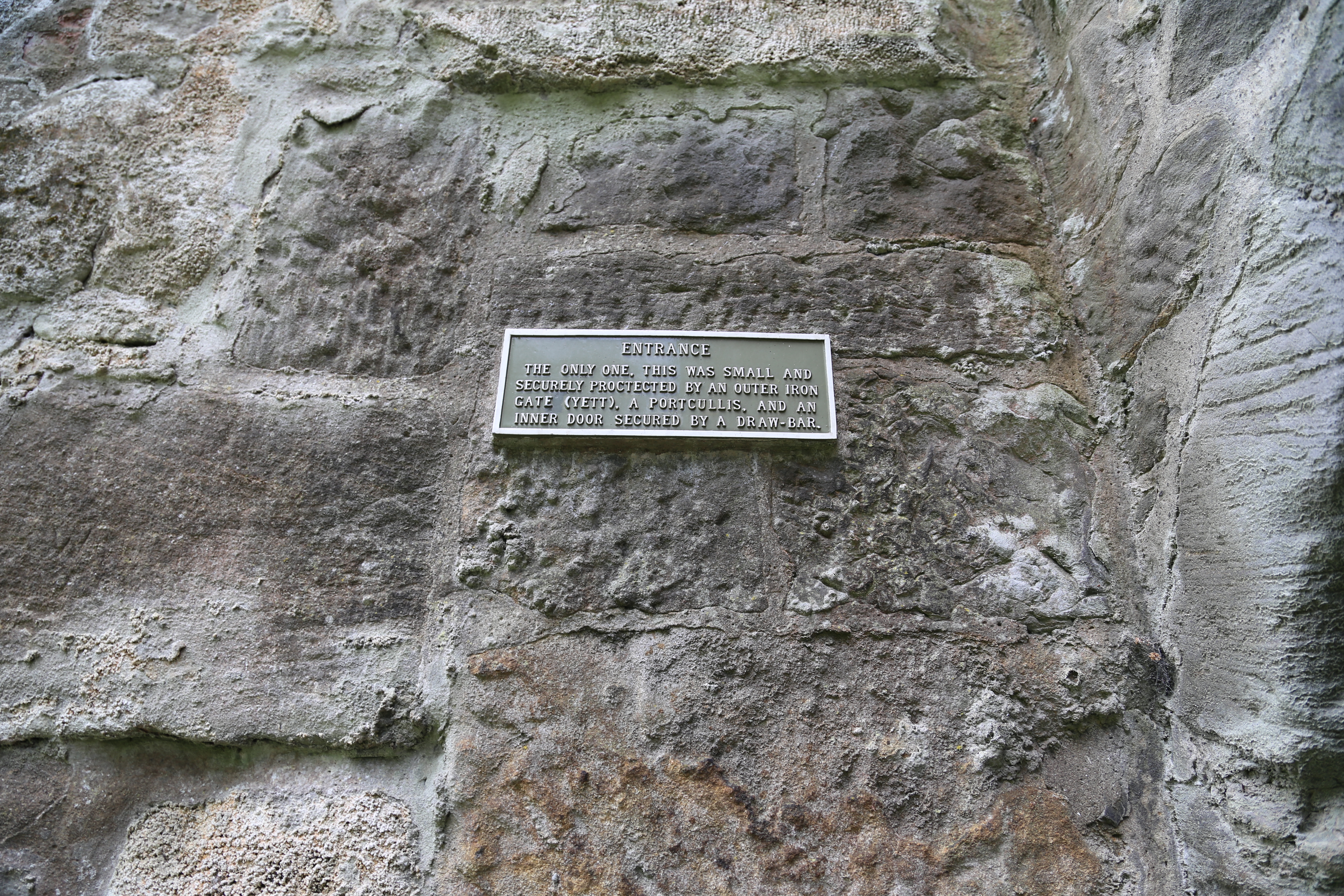 2014 Europe Trip Day 24 - Scotland (Crookston Castle, Paisley Missionary Flat (Walker Street), Lawn Bowling Pitch, Irn Bru, Church of the Holy Rude, Stirling Castle, 2014 Pipefest Stirling)