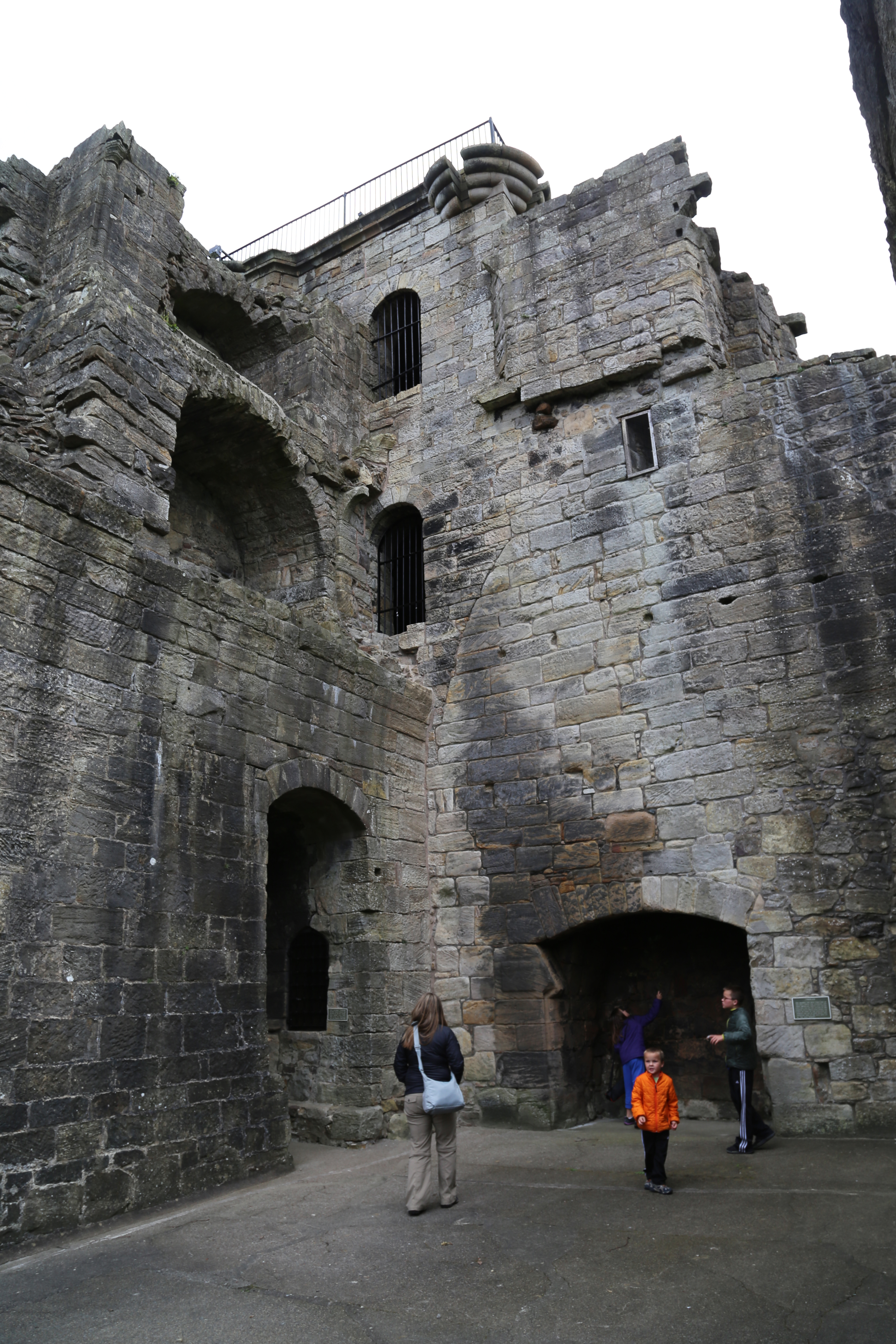 2014 Europe Trip Day 24 - Scotland (Crookston Castle, Paisley Missionary Flat (Walker Street), Lawn Bowling Pitch, Irn Bru, Church of the Holy Rude, Stirling Castle, 2014 Pipefest Stirling)