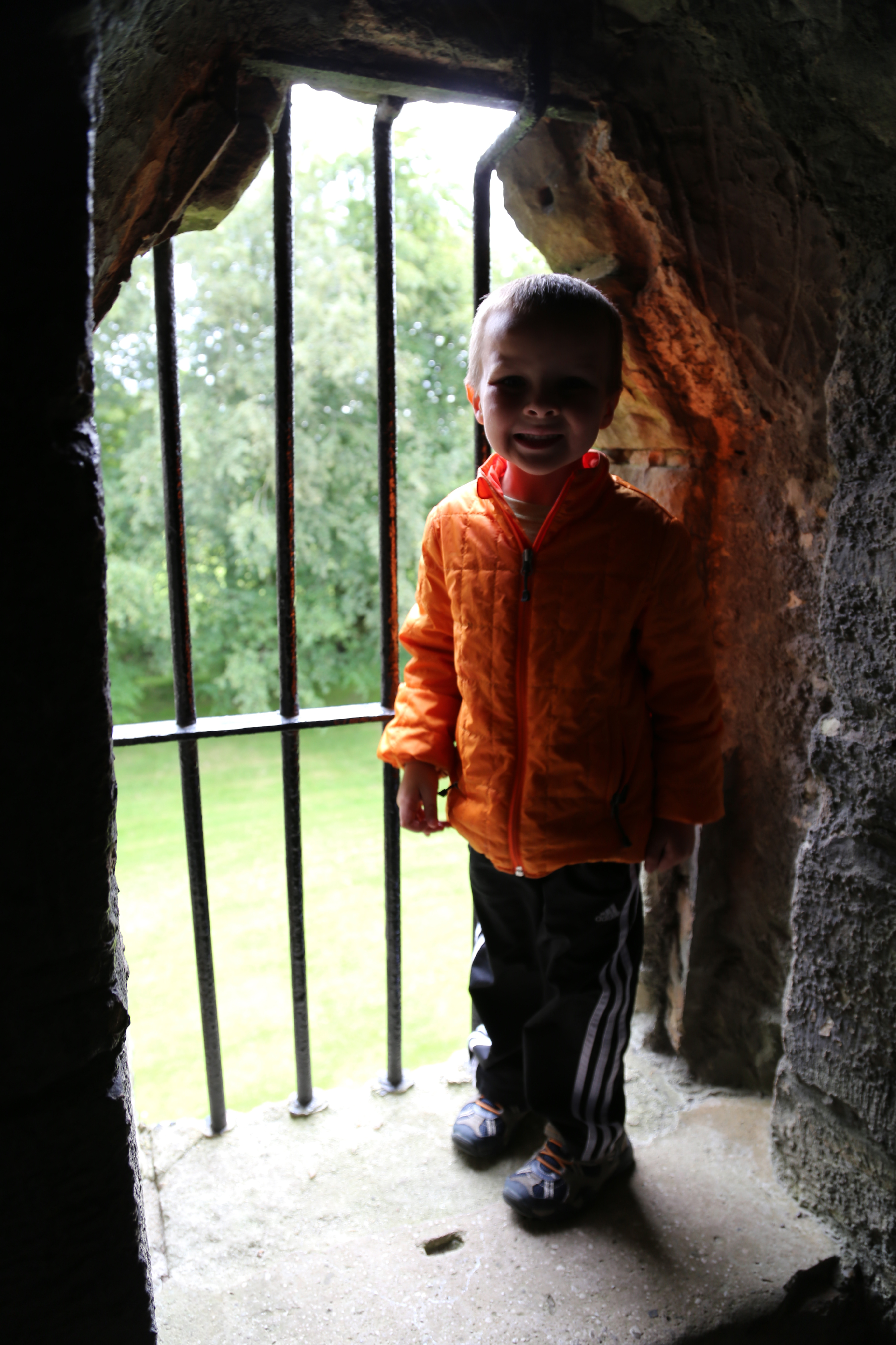 2014 Europe Trip Day 24 - Scotland (Crookston Castle, Paisley Missionary Flat (Walker Street), Lawn Bowling Pitch, Irn Bru, Church of the Holy Rude, Stirling Castle, 2014 Pipefest Stirling)