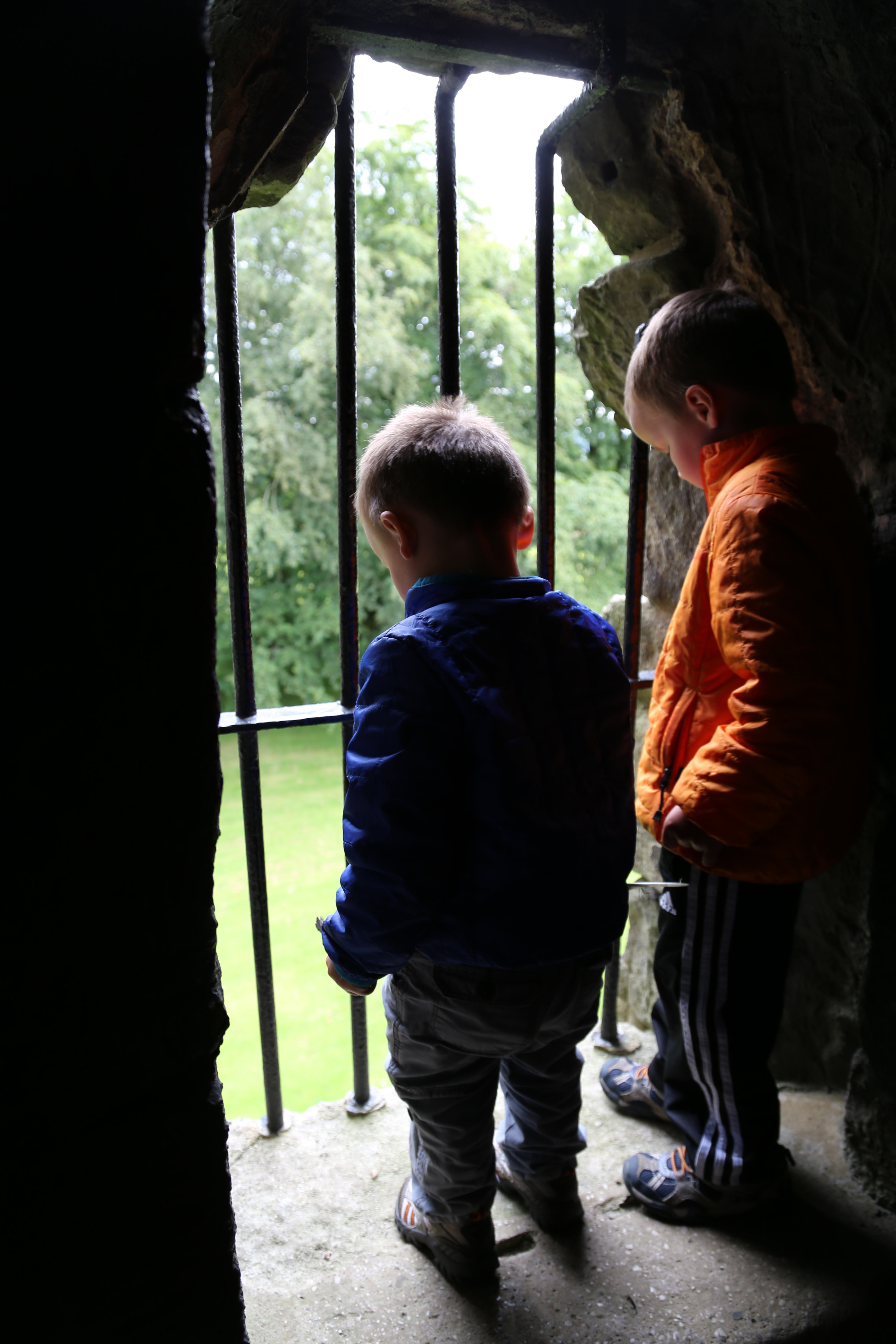 2014 Europe Trip Day 24 - Scotland (Crookston Castle, Paisley Missionary Flat (Walker Street), Lawn Bowling Pitch, Irn Bru, Church of the Holy Rude, Stirling Castle, 2014 Pipefest Stirling)