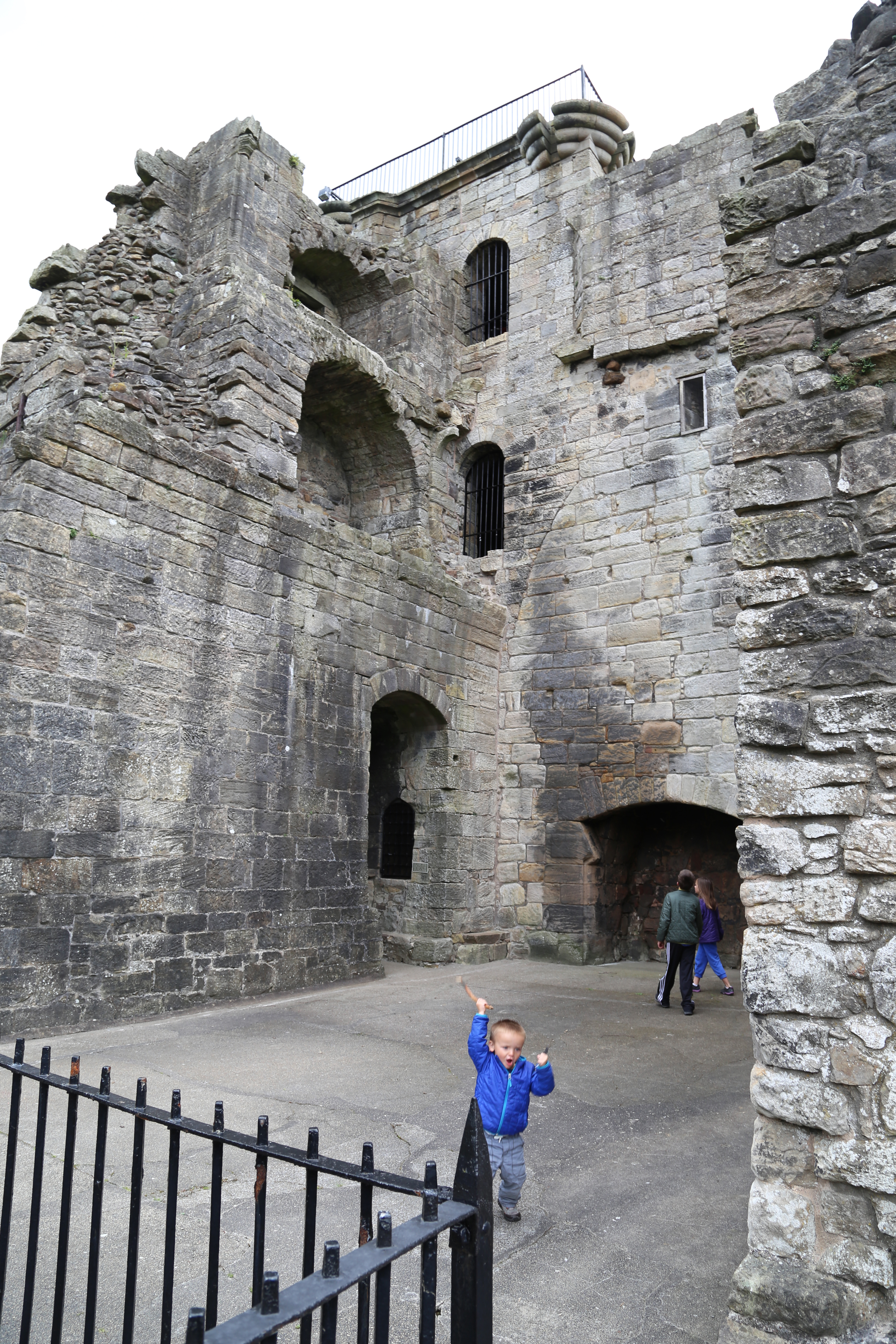 2014 Europe Trip Day 24 - Scotland (Crookston Castle, Paisley Missionary Flat (Walker Street), Lawn Bowling Pitch, Irn Bru, Church of the Holy Rude, Stirling Castle, 2014 Pipefest Stirling)