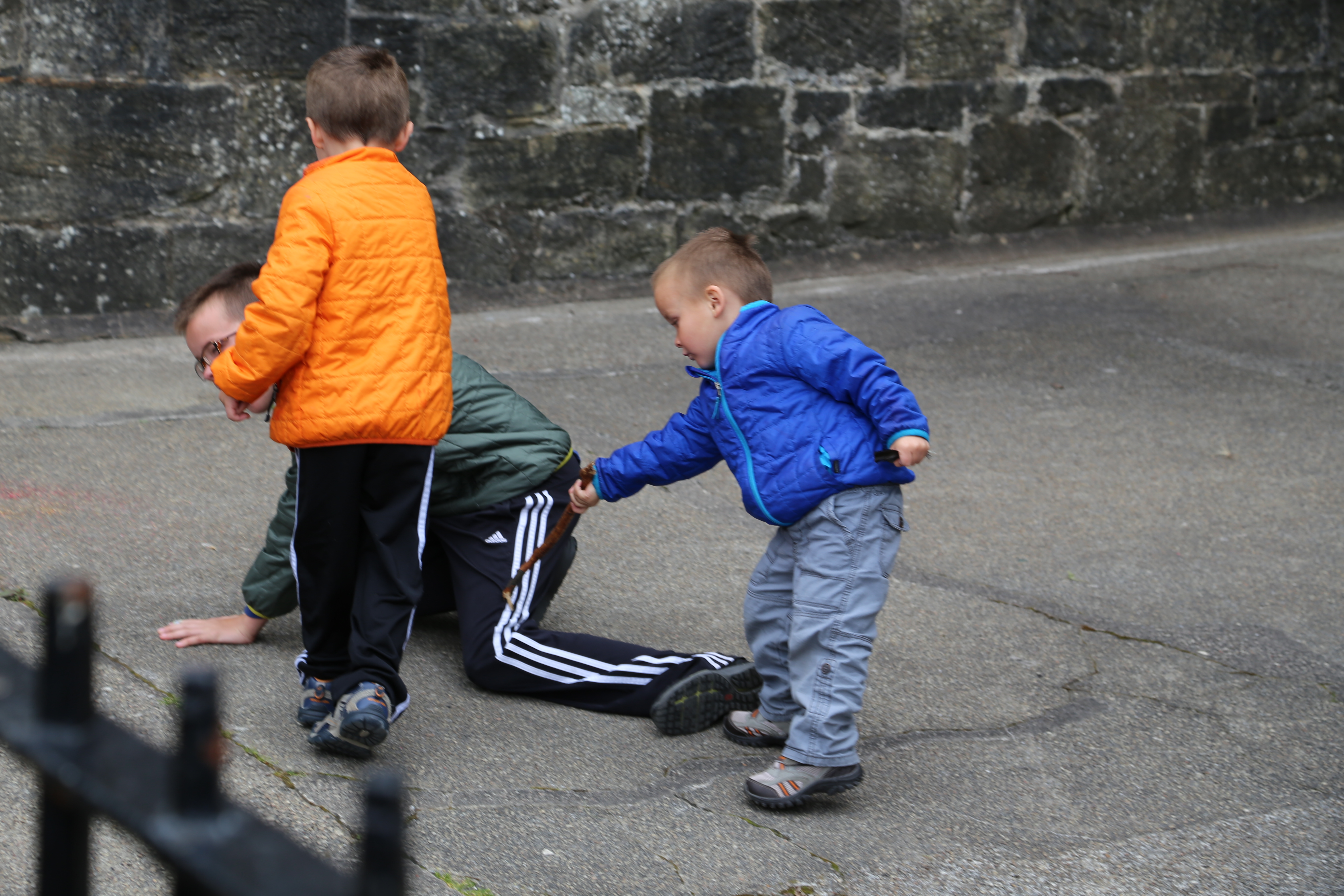 2014 Europe Trip Day 24 - Scotland (Crookston Castle, Paisley Missionary Flat (Walker Street), Lawn Bowling Pitch, Irn Bru, Church of the Holy Rude, Stirling Castle, 2014 Pipefest Stirling)