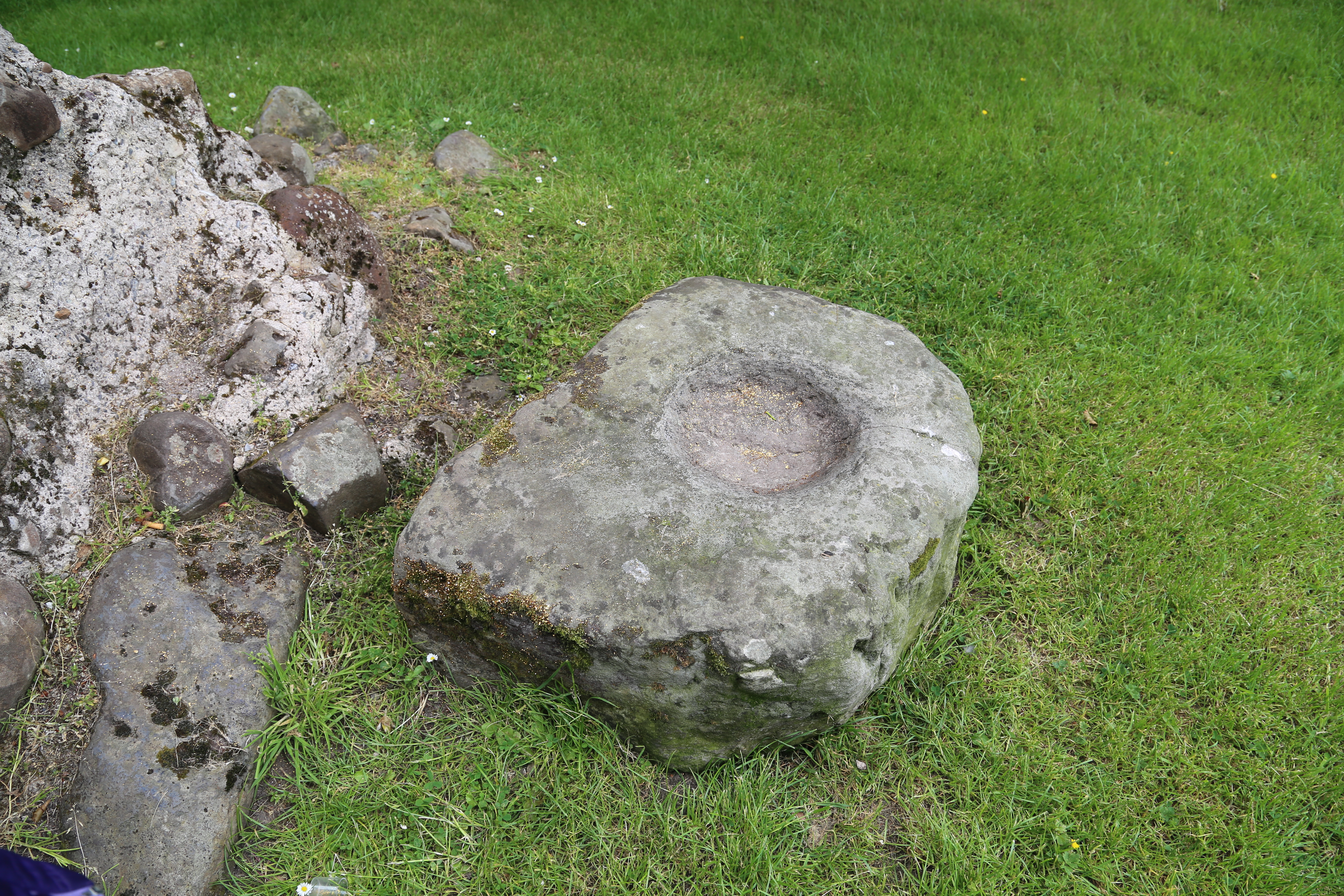 2014 Europe Trip Day 24 - Scotland (Crookston Castle, Paisley Missionary Flat (Walker Street), Lawn Bowling Pitch, Irn Bru, Church of the Holy Rude, Stirling Castle, 2014 Pipefest Stirling)
