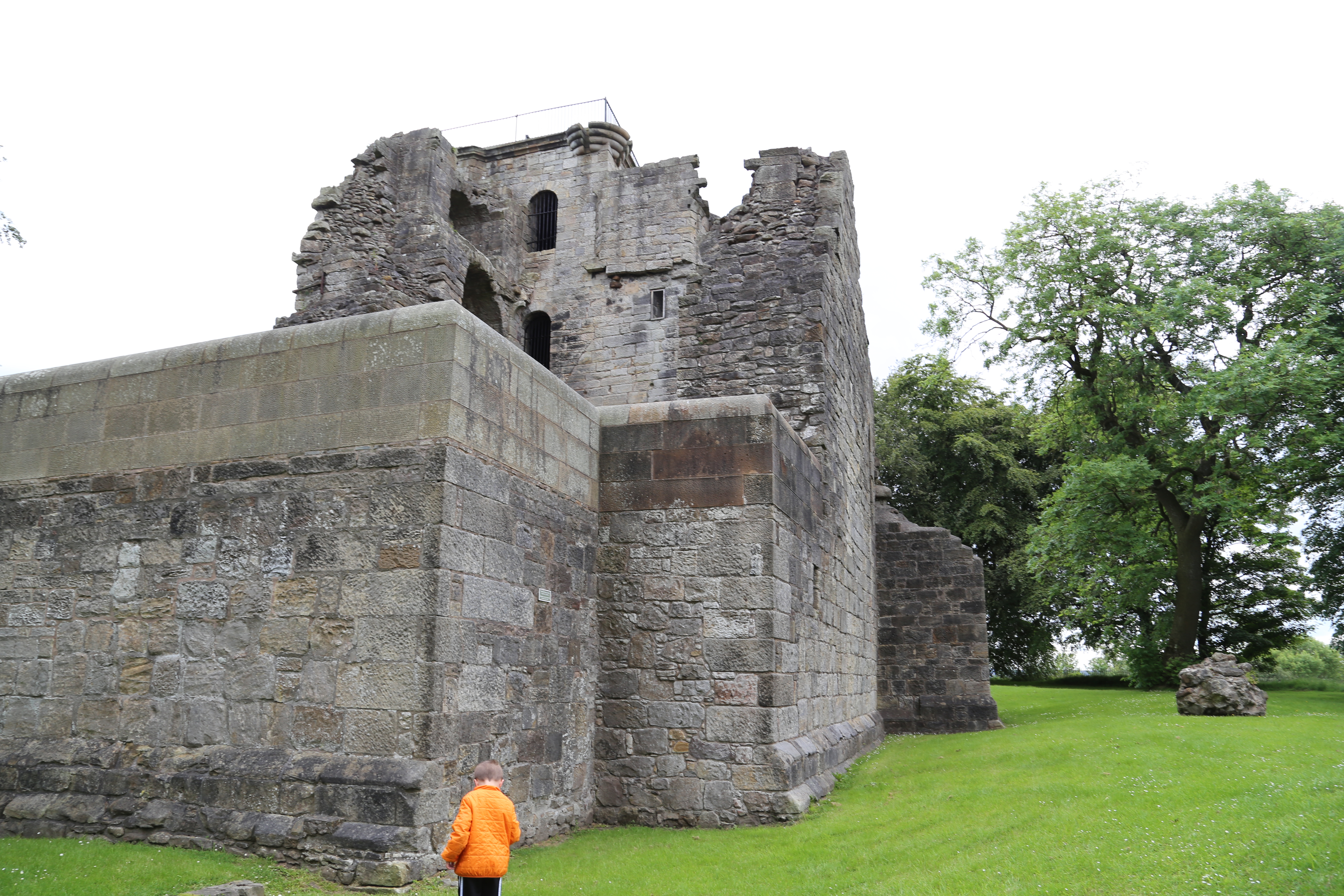 2014 Europe Trip Day 24 - Scotland (Crookston Castle, Paisley Missionary Flat (Walker Street), Lawn Bowling Pitch, Irn Bru, Church of the Holy Rude, Stirling Castle, 2014 Pipefest Stirling)