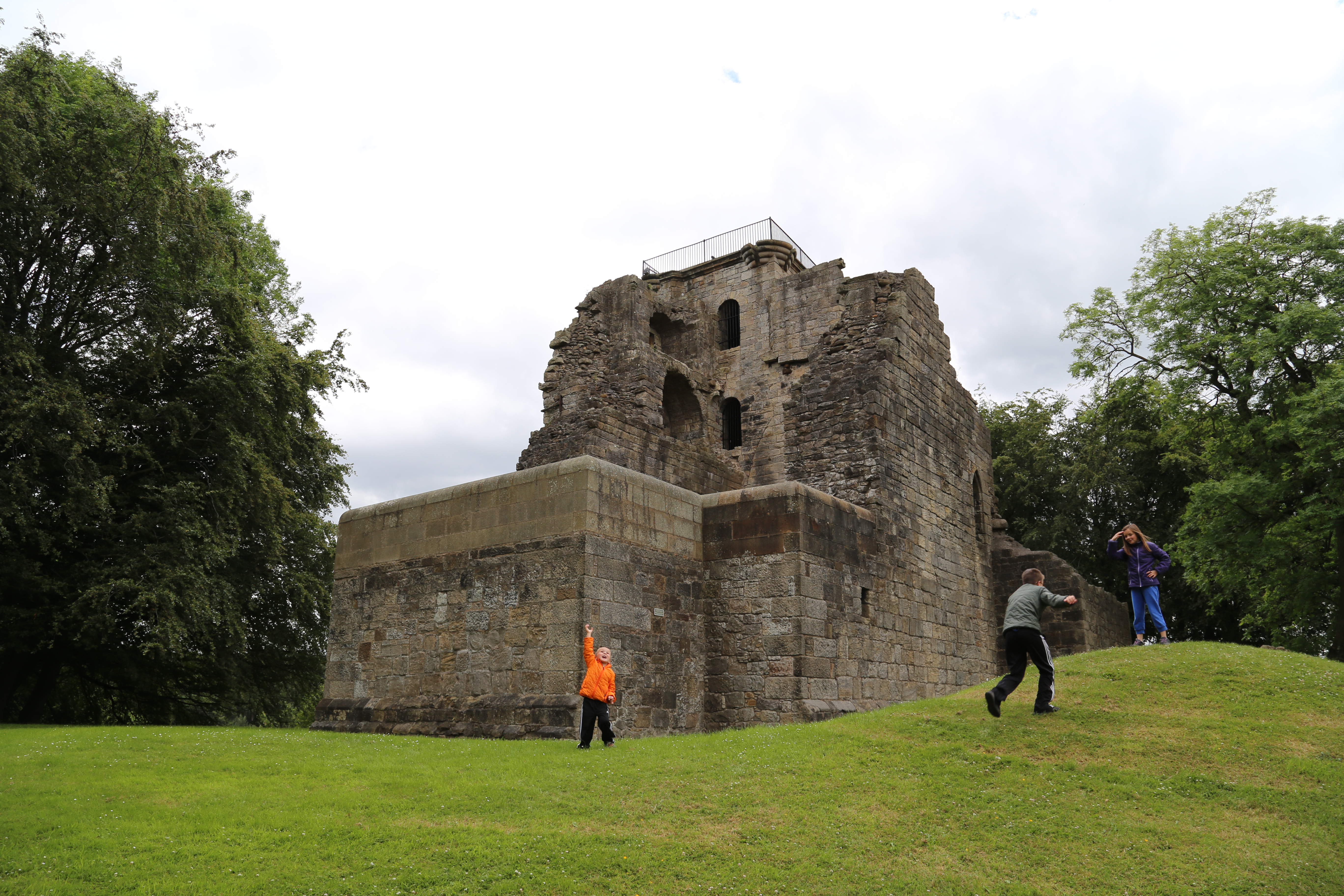2014 Europe Trip Day 24 - Scotland (Crookston Castle, Paisley Missionary Flat (Walker Street), Lawn Bowling Pitch, Irn Bru, Church of the Holy Rude, Stirling Castle, 2014 Pipefest Stirling)
