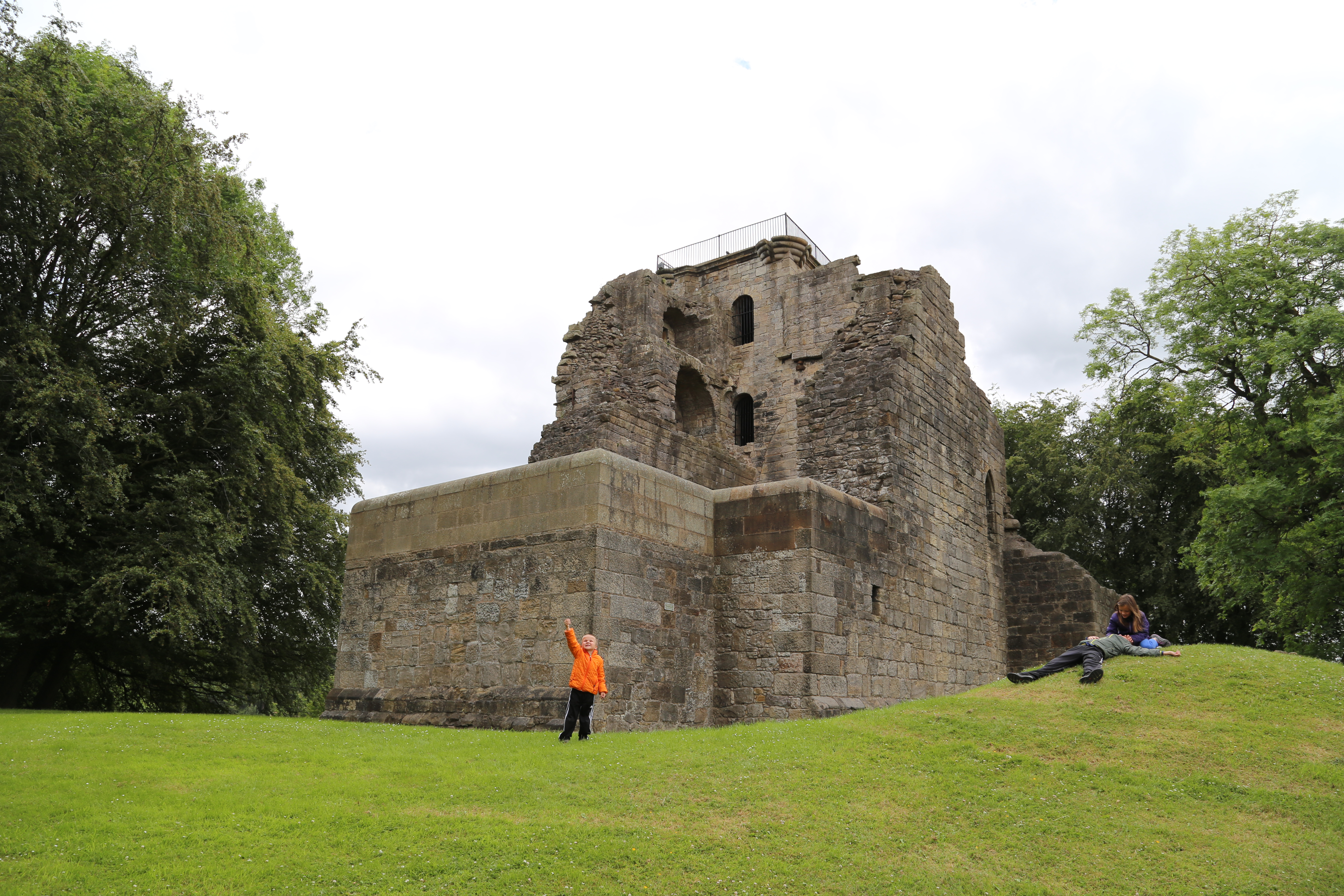 2014 Europe Trip Day 24 - Scotland (Crookston Castle, Paisley Missionary Flat (Walker Street), Lawn Bowling Pitch, Irn Bru, Church of the Holy Rude, Stirling Castle, 2014 Pipefest Stirling)