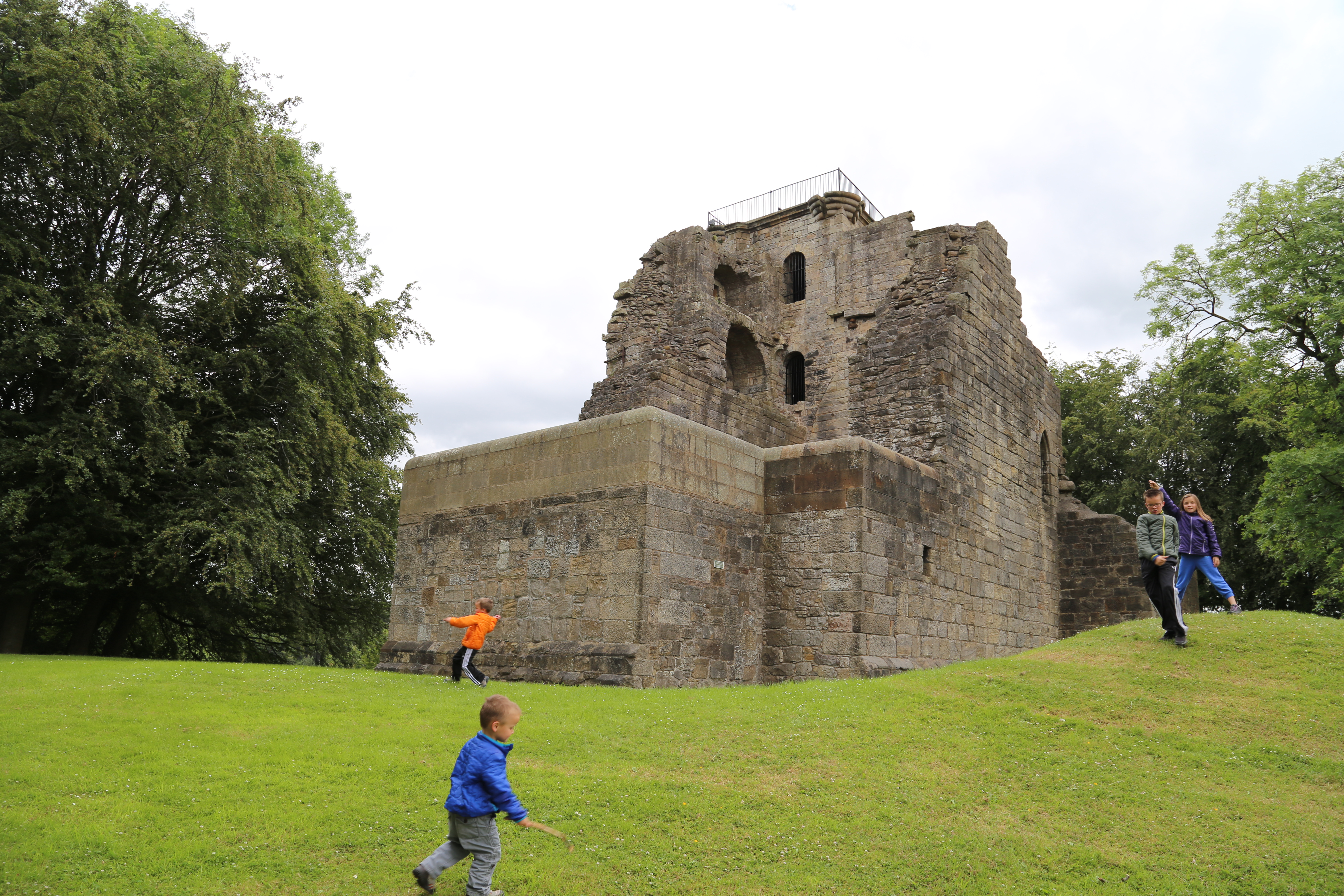 2014 Europe Trip Day 24 - Scotland (Crookston Castle, Paisley Missionary Flat (Walker Street), Lawn Bowling Pitch, Irn Bru, Church of the Holy Rude, Stirling Castle, 2014 Pipefest Stirling)