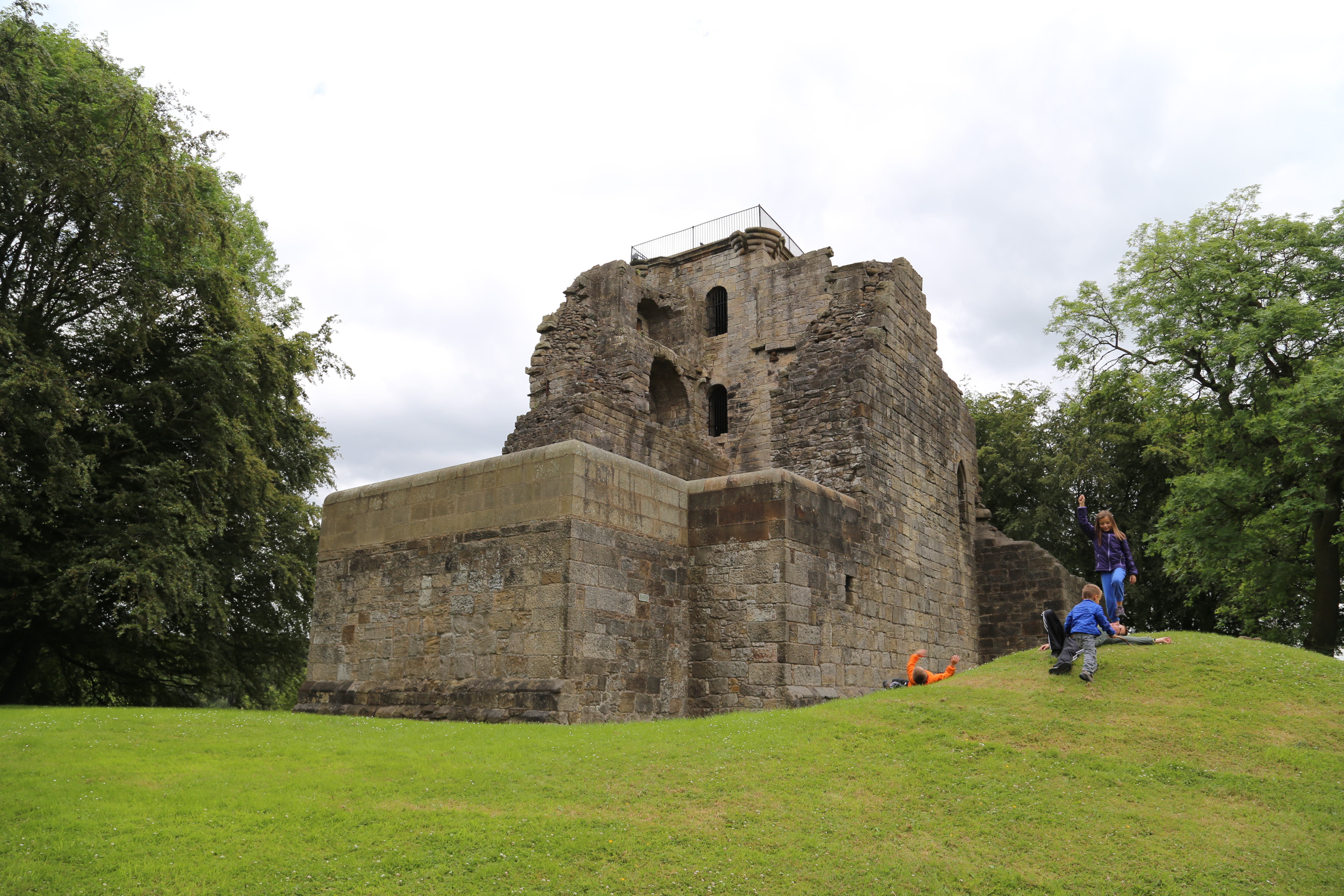 2014 Europe Trip Day 24 - Scotland (Crookston Castle, Paisley Missionary Flat (Walker Street), Lawn Bowling Pitch, Irn Bru, Church of the Holy Rude, Stirling Castle, 2014 Pipefest Stirling)
