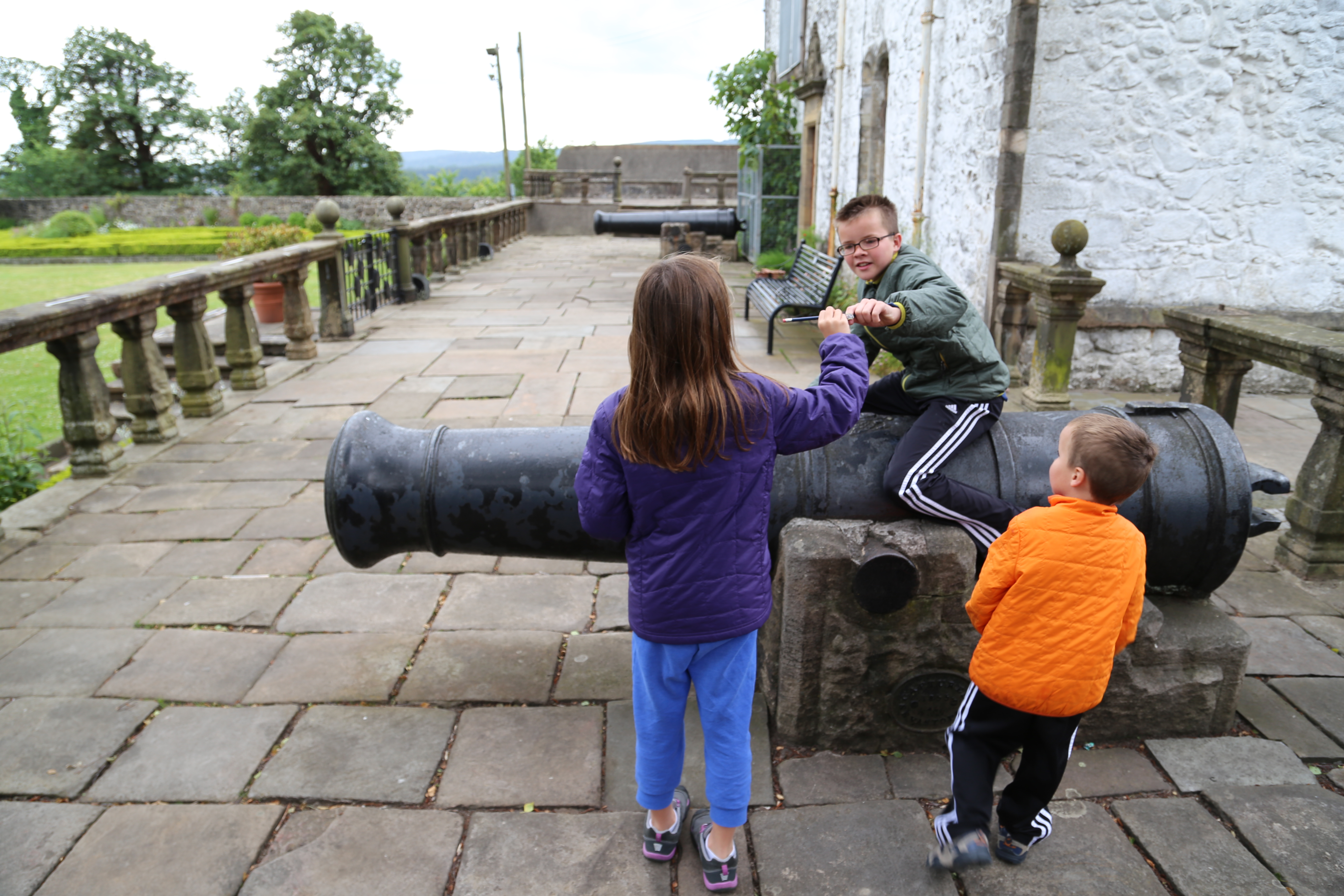 2014 Europe Trip Day 24 - Scotland (Crookston Castle, Paisley Missionary Flat (Walker Street), Lawn Bowling Pitch, Irn Bru, Church of the Holy Rude, Stirling Castle, 2014 Pipefest Stirling)